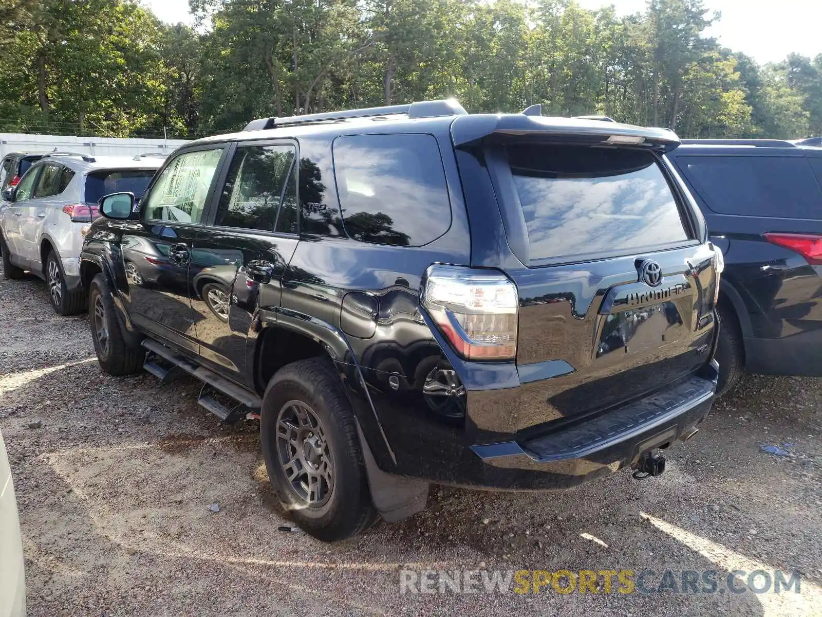 3 Photograph of a damaged car JTEBU5JR2L5785678 TOYOTA 4RUNNER 2020