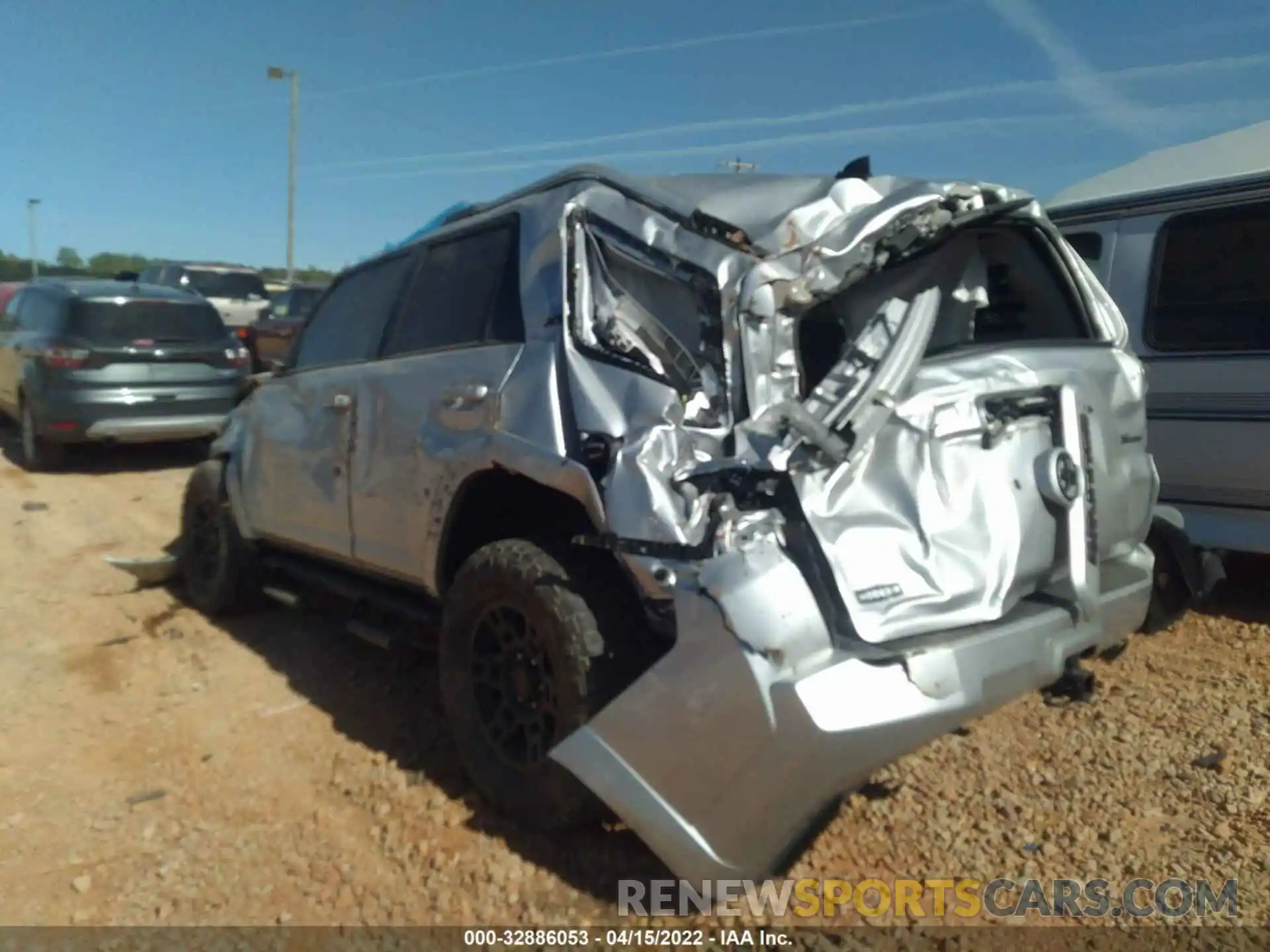 3 Photograph of a damaged car JTEBU5JR2L5785745 TOYOTA 4RUNNER 2020