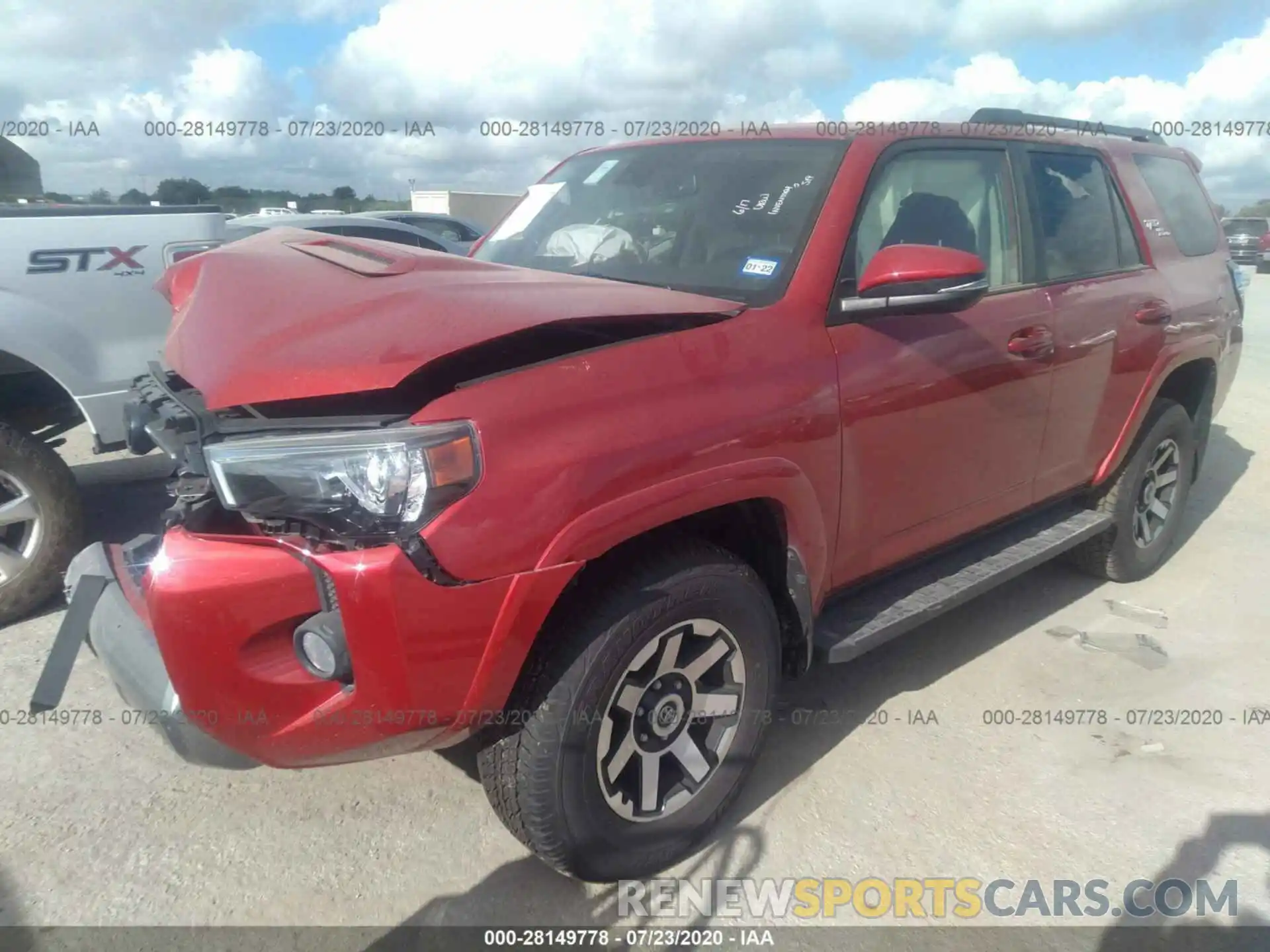 2 Photograph of a damaged car JTEBU5JR2L5787446 TOYOTA 4RUNNER 2020