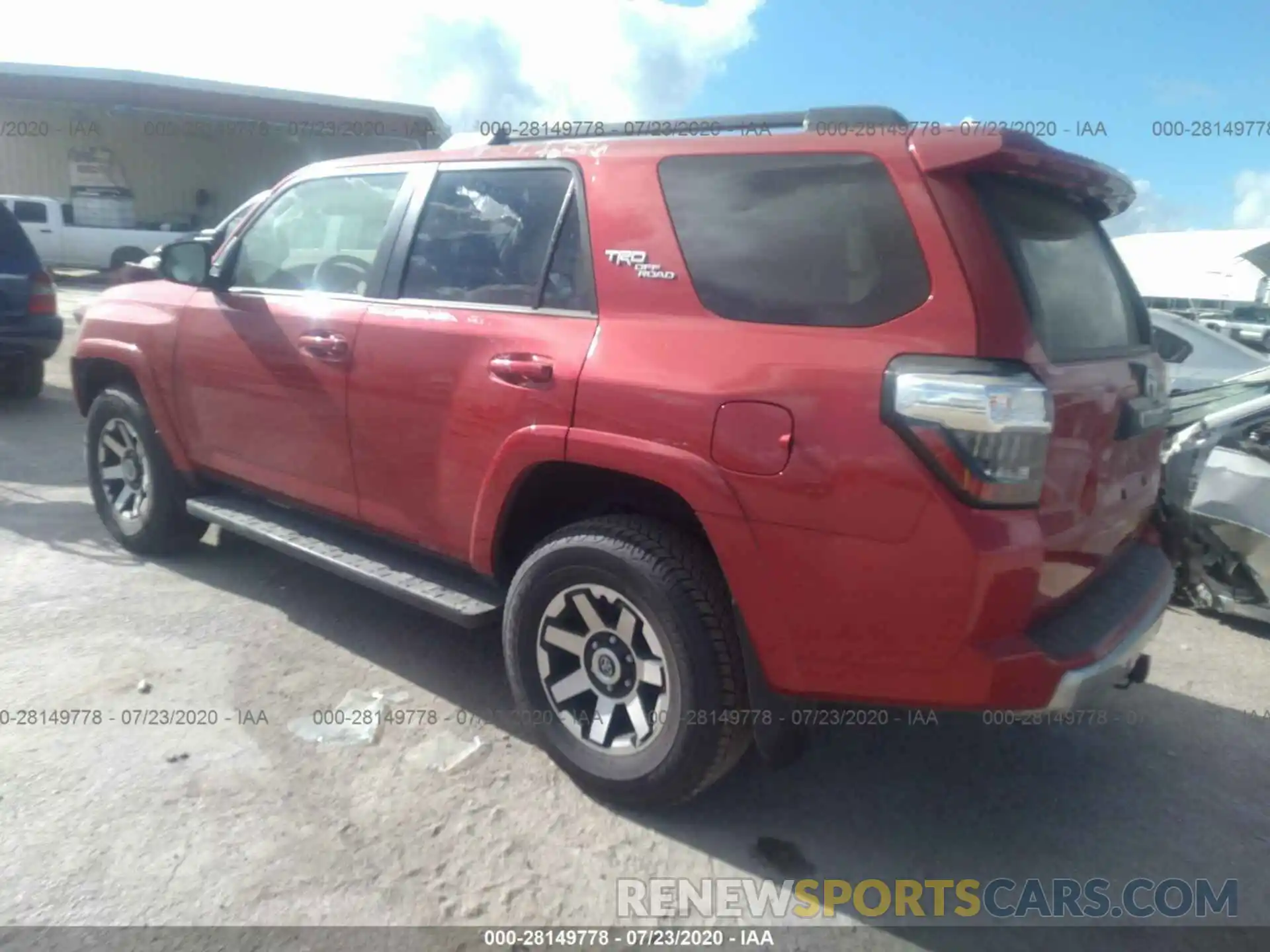 3 Photograph of a damaged car JTEBU5JR2L5787446 TOYOTA 4RUNNER 2020