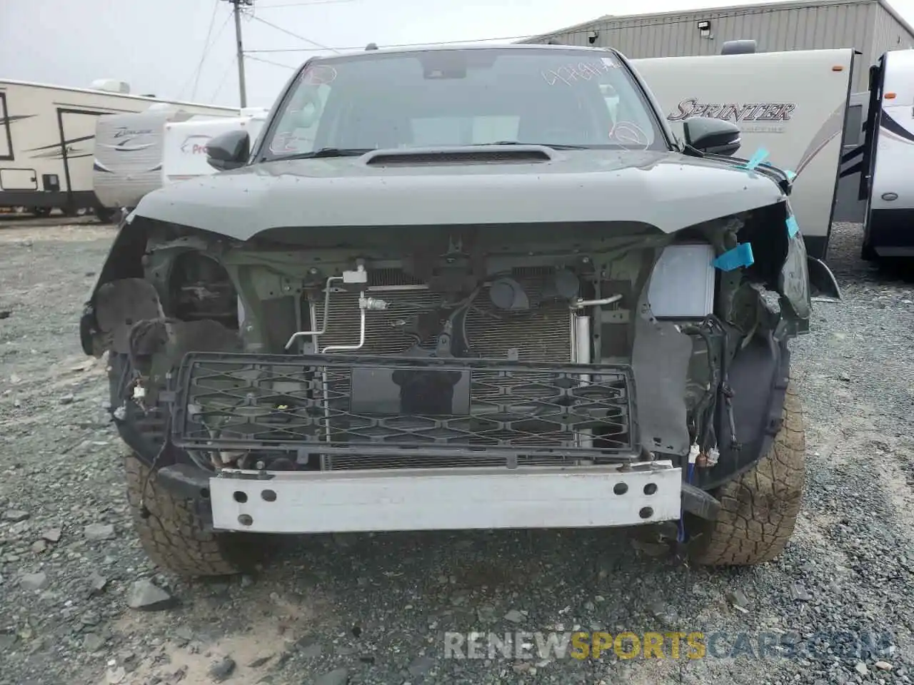 9 Photograph of a damaged car JTEBU5JR2L5789455 TOYOTA 4RUNNER 2020