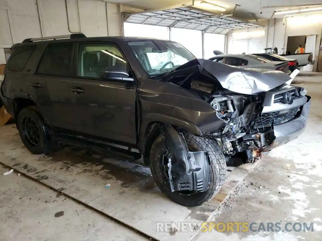 4 Photograph of a damaged car JTEBU5JR2L5790816 TOYOTA 4RUNNER 2020