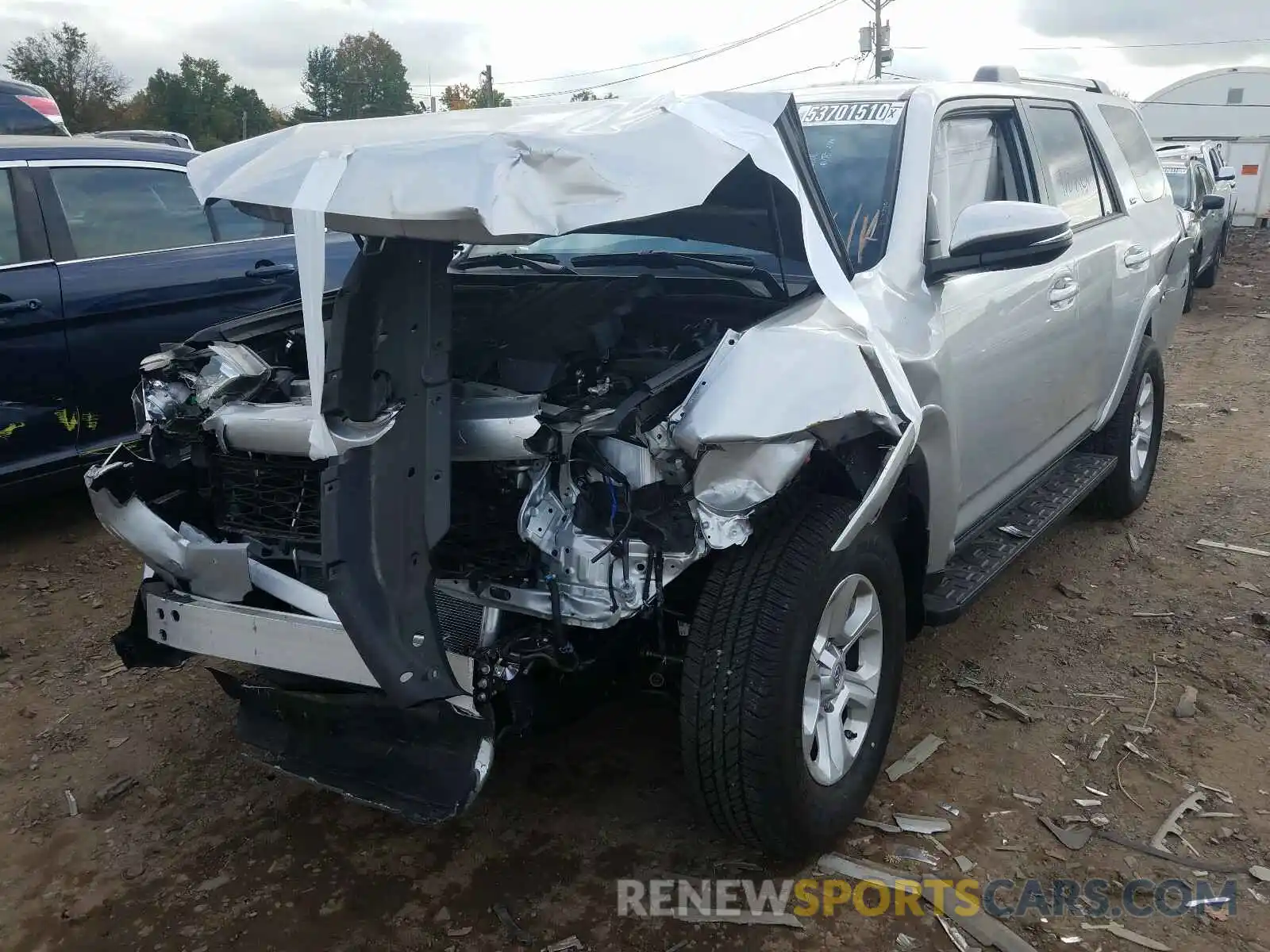 2 Photograph of a damaged car JTEBU5JR2L5793568 TOYOTA 4RUNNER 2020