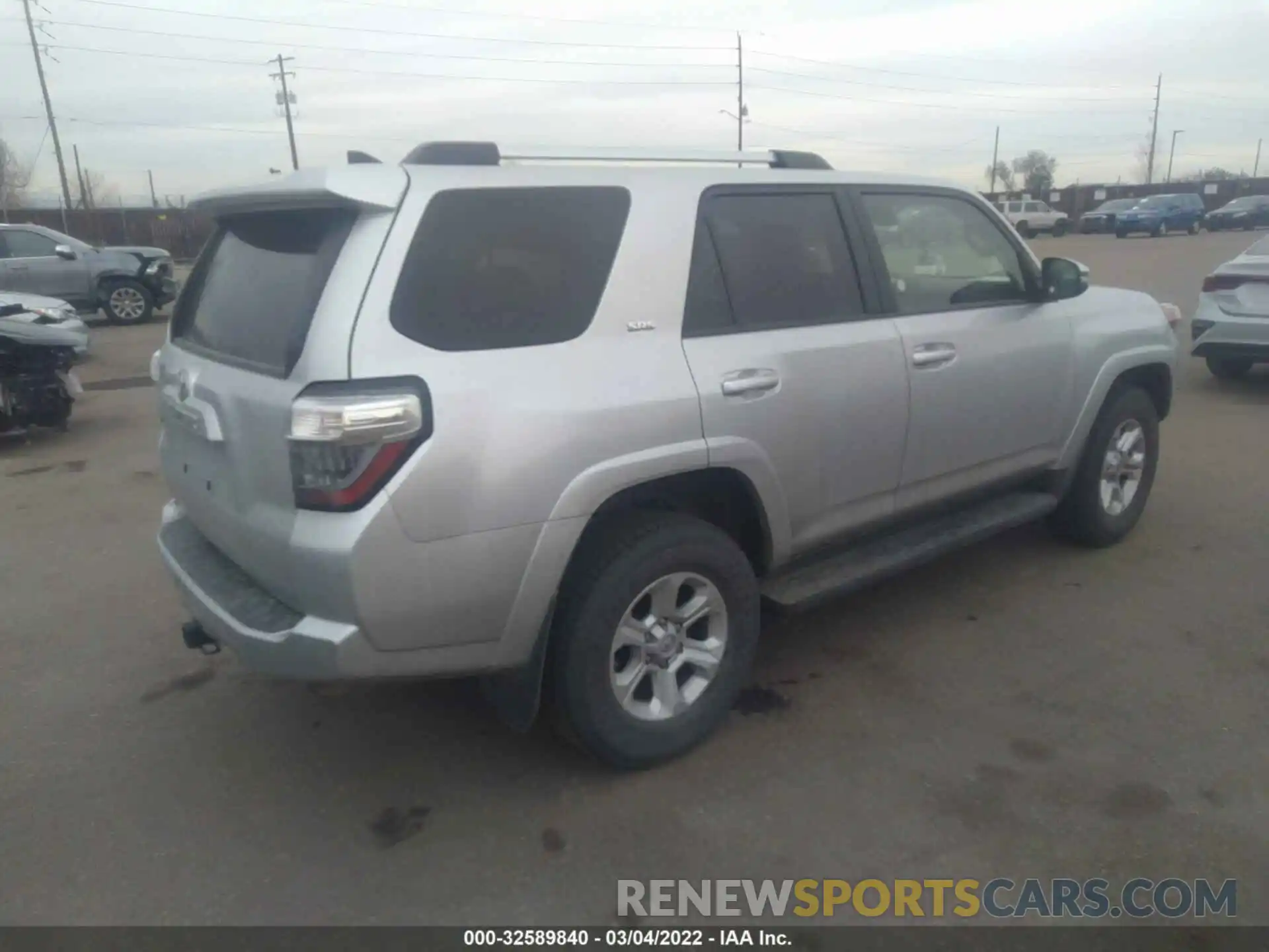 4 Photograph of a damaged car JTEBU5JR2L5796213 TOYOTA 4RUNNER 2020