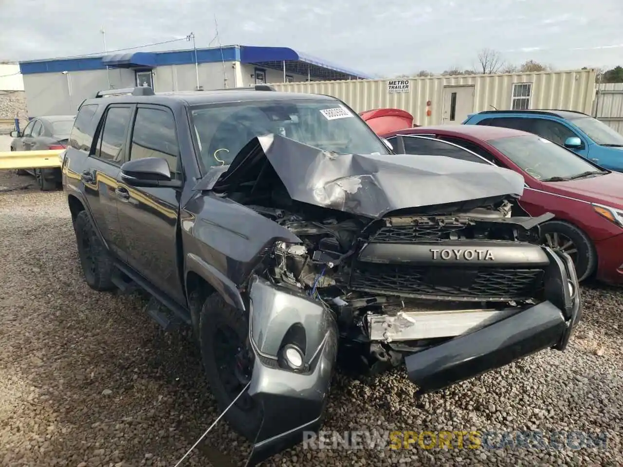 4 Photograph of a damaged car JTEBU5JR2L5800390 TOYOTA 4RUNNER 2020