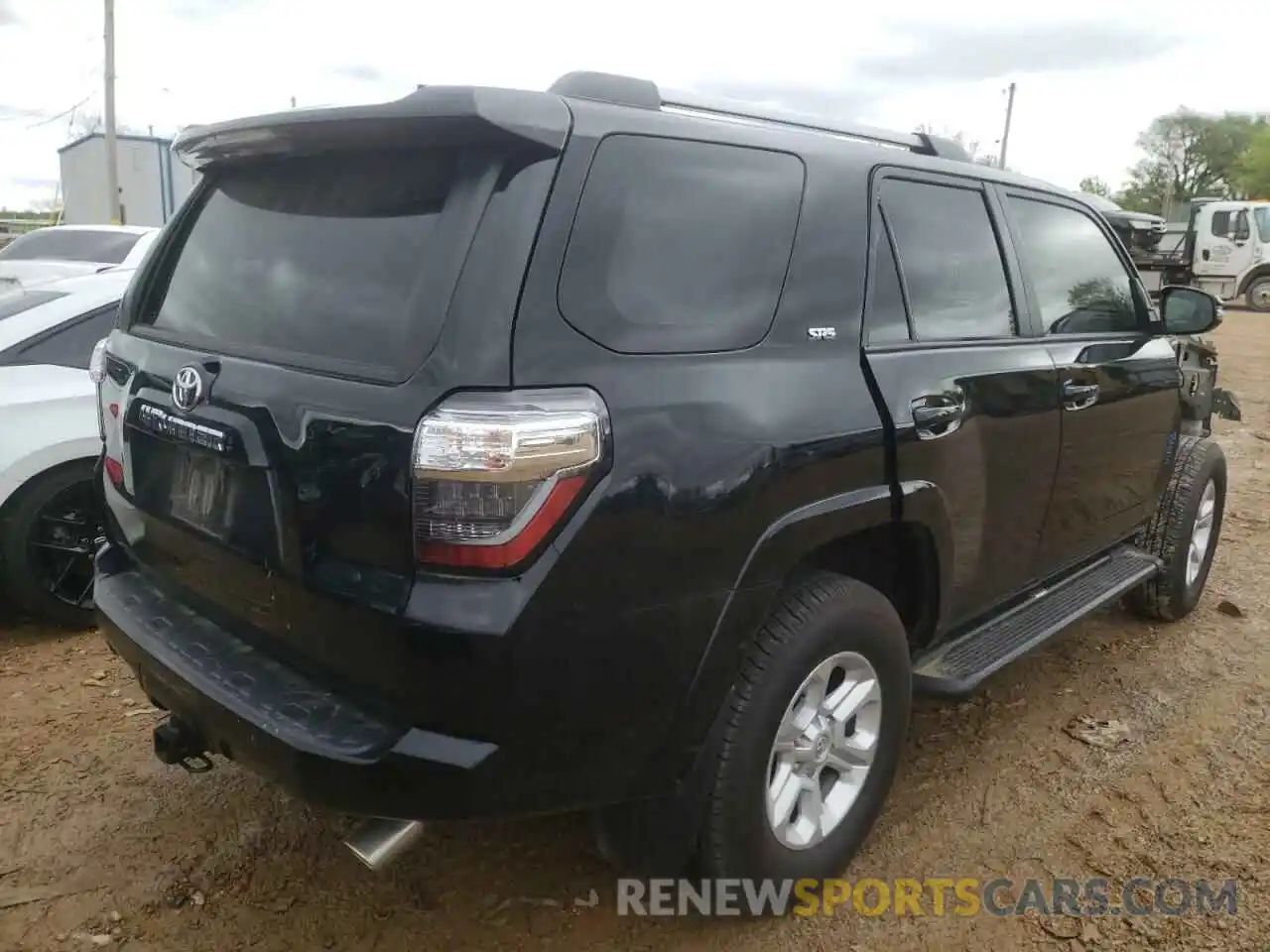 4 Photograph of a damaged car JTEBU5JR2L5802110 TOYOTA 4RUNNER 2020