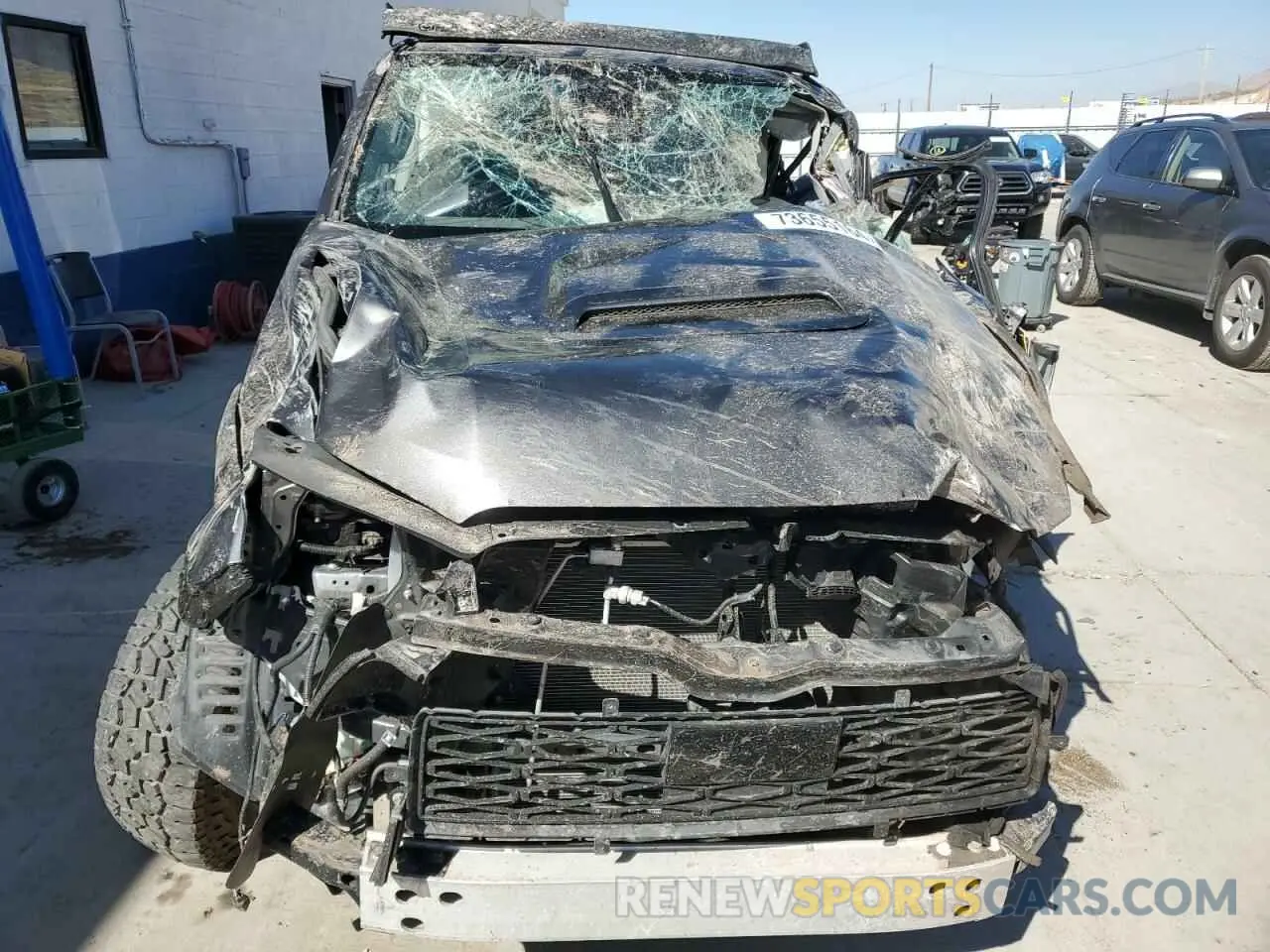 11 Photograph of a damaged car JTEBU5JR2L5804407 TOYOTA 4RUNNER 2020