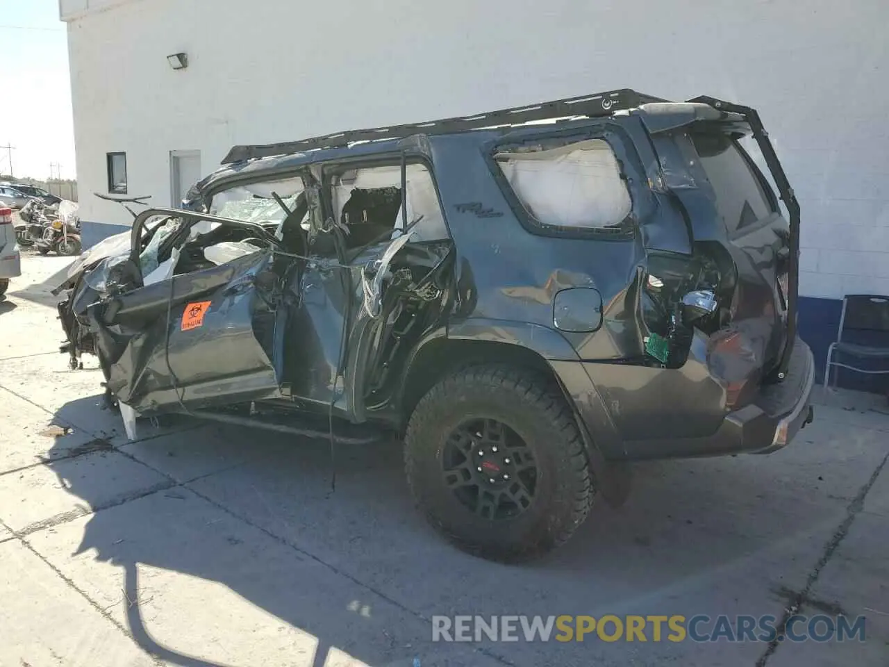 2 Photograph of a damaged car JTEBU5JR2L5804407 TOYOTA 4RUNNER 2020