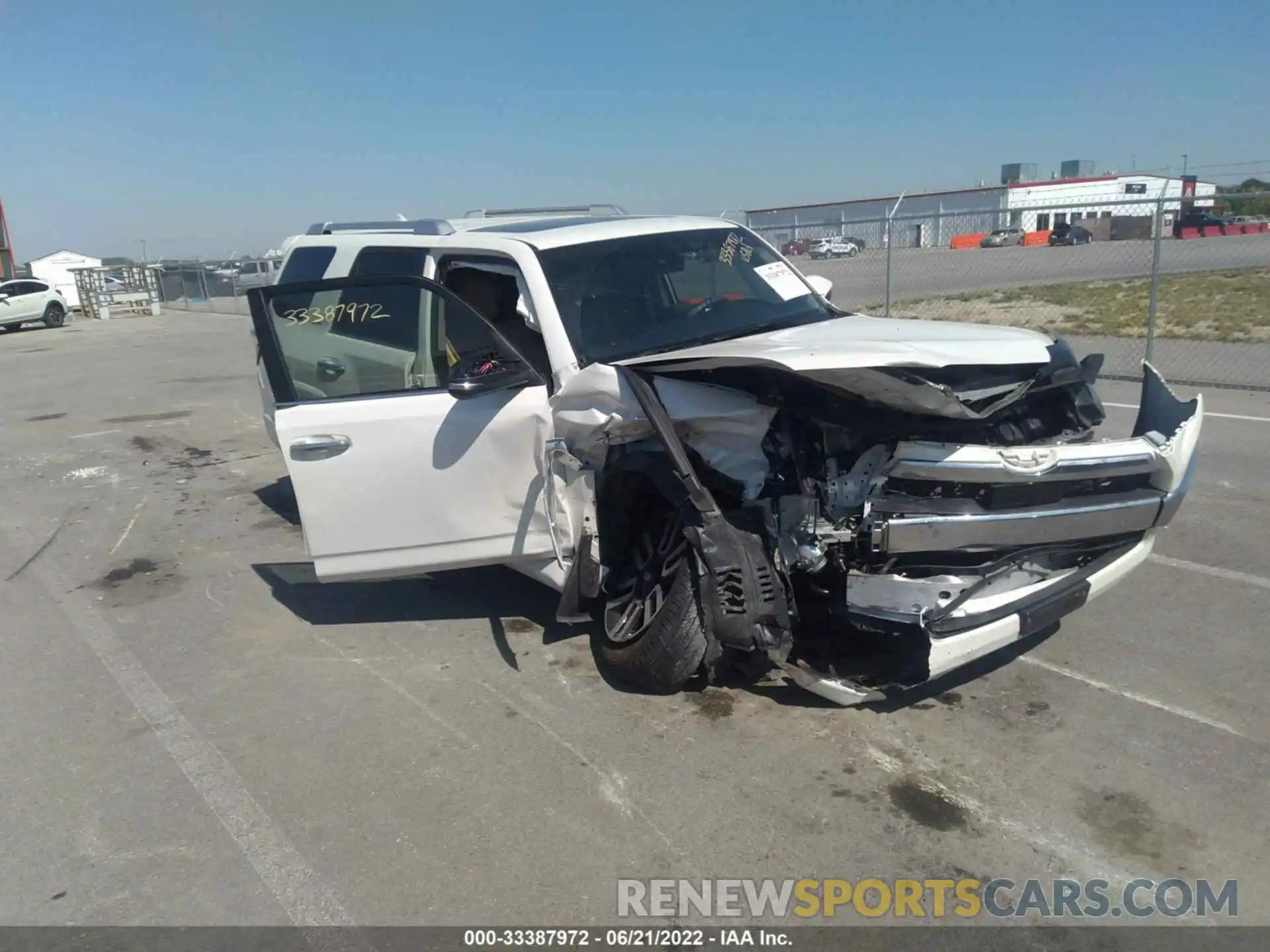 1 Photograph of a damaged car JTEBU5JR2L5806982 TOYOTA 4RUNNER 2020