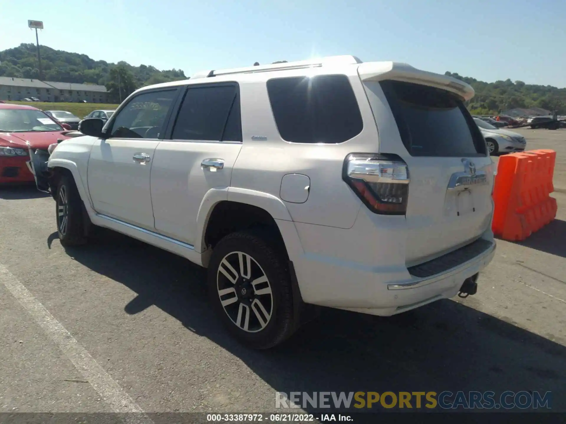 3 Photograph of a damaged car JTEBU5JR2L5806982 TOYOTA 4RUNNER 2020