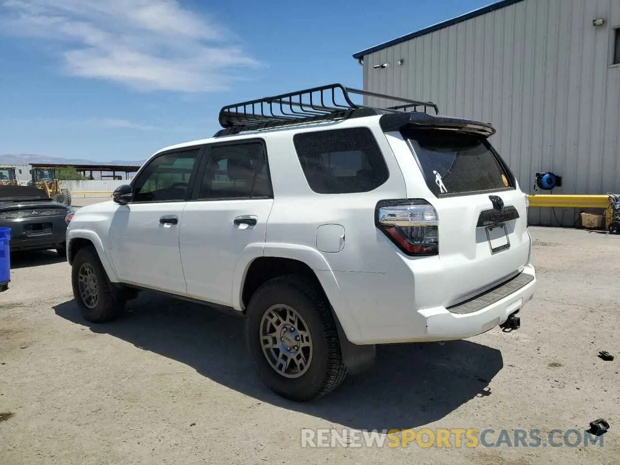2 Photograph of a damaged car JTEBU5JR2L5808313 TOYOTA 4RUNNER 2020