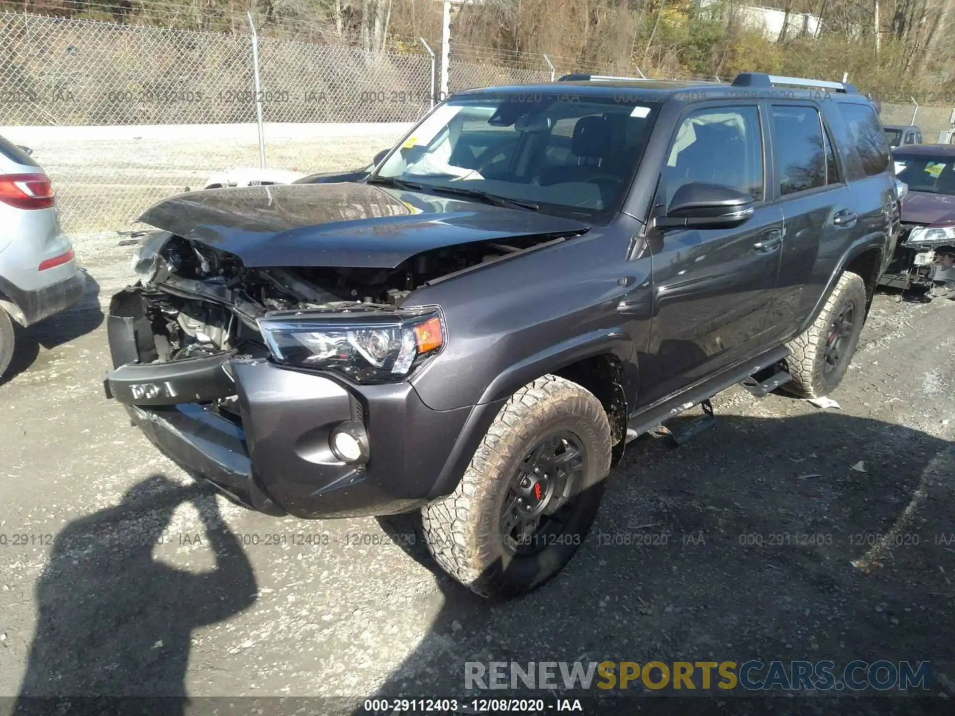 2 Photograph of a damaged car JTEBU5JR2L5809476 TOYOTA 4RUNNER 2020