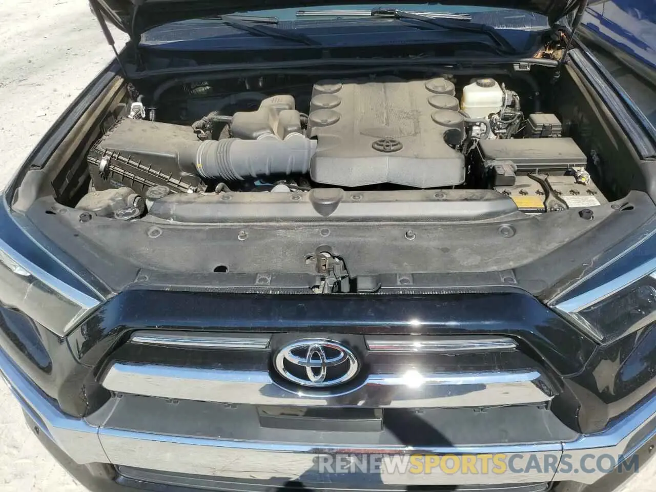 12 Photograph of a damaged car JTEBU5JR2L5815567 TOYOTA 4RUNNER 2020