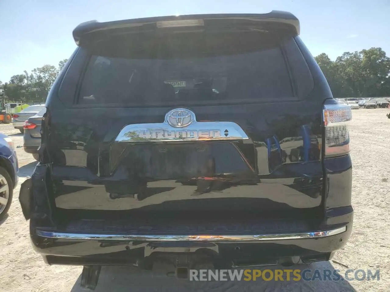 6 Photograph of a damaged car JTEBU5JR2L5815567 TOYOTA 4RUNNER 2020