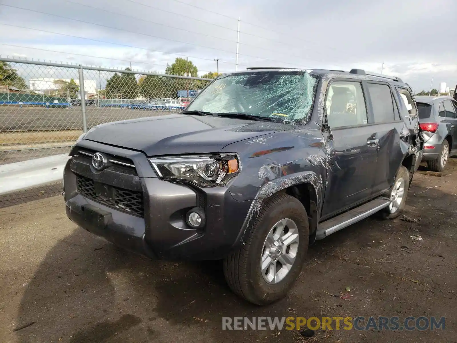 2 Photograph of a damaged car JTEBU5JR2L5823703 TOYOTA 4RUNNER 2020