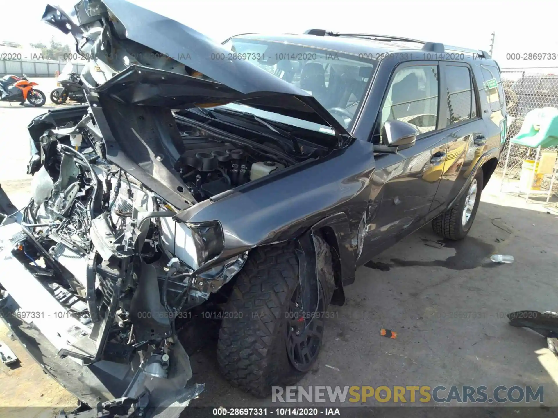 2 Photograph of a damaged car JTEBU5JR2L5826701 TOYOTA 4RUNNER 2020