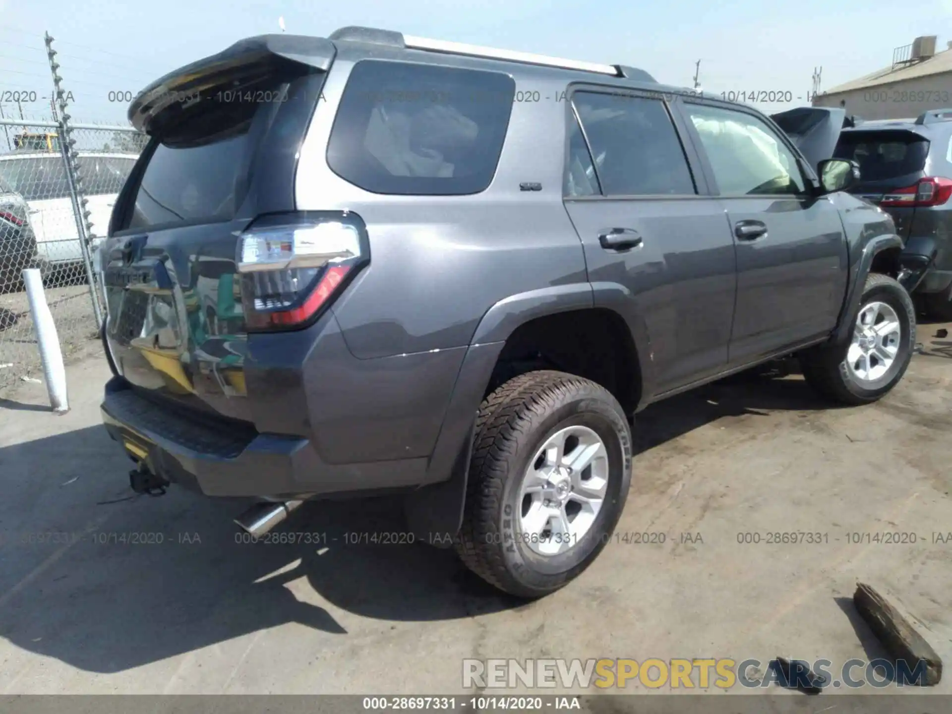 4 Photograph of a damaged car JTEBU5JR2L5826701 TOYOTA 4RUNNER 2020