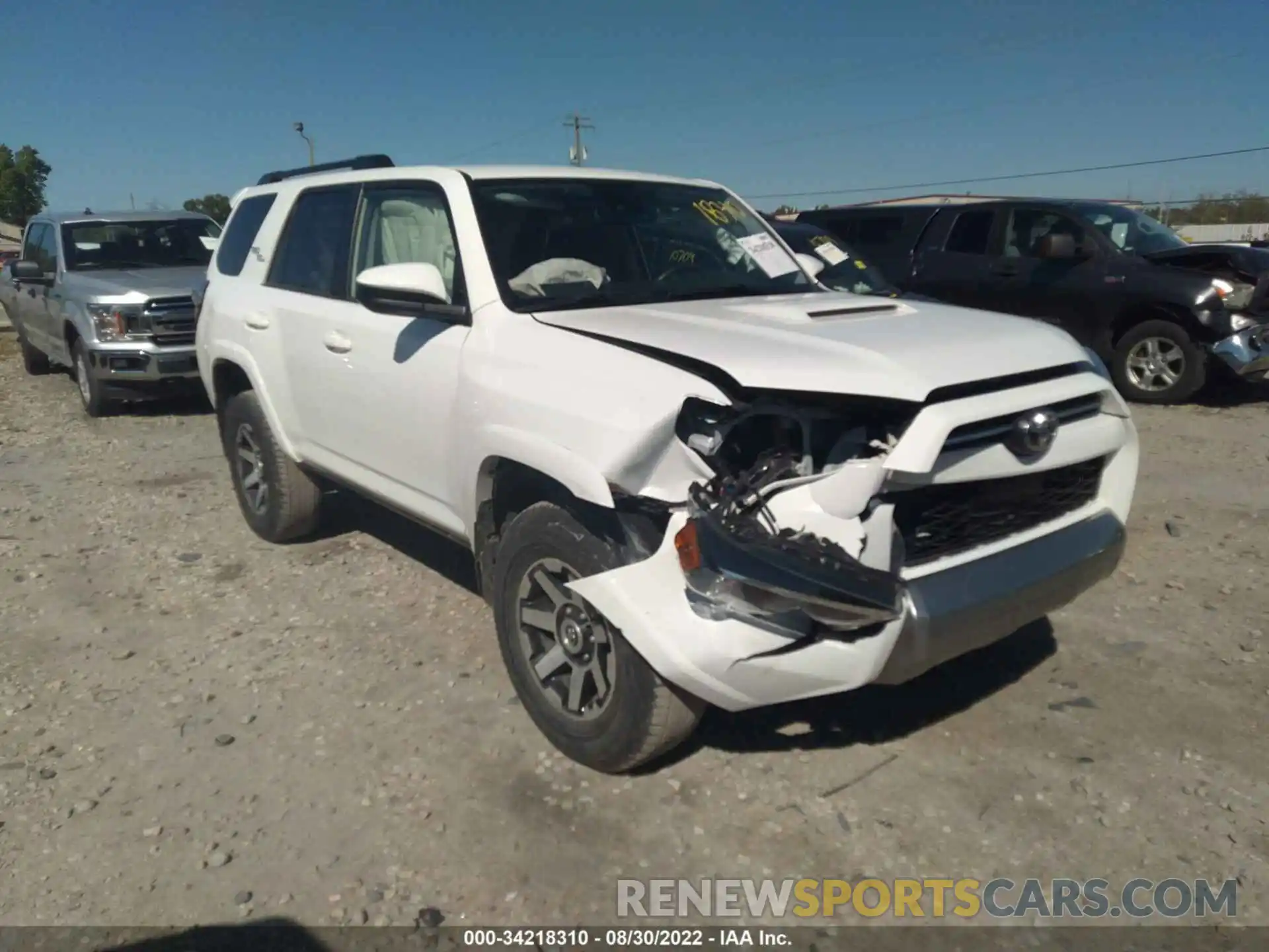 1 Photograph of a damaged car JTEBU5JR2L5830330 TOYOTA 4RUNNER 2020