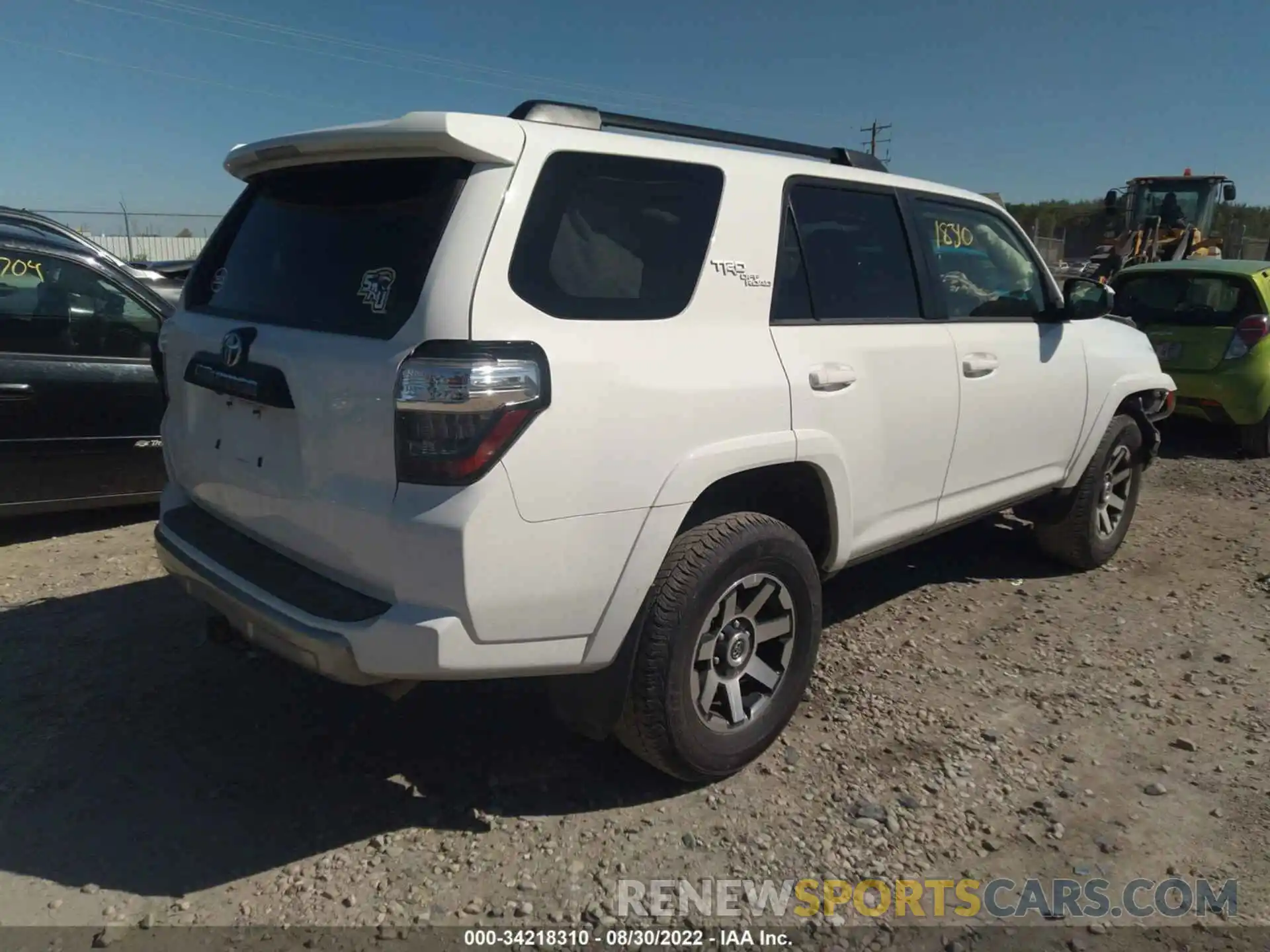 4 Photograph of a damaged car JTEBU5JR2L5830330 TOYOTA 4RUNNER 2020