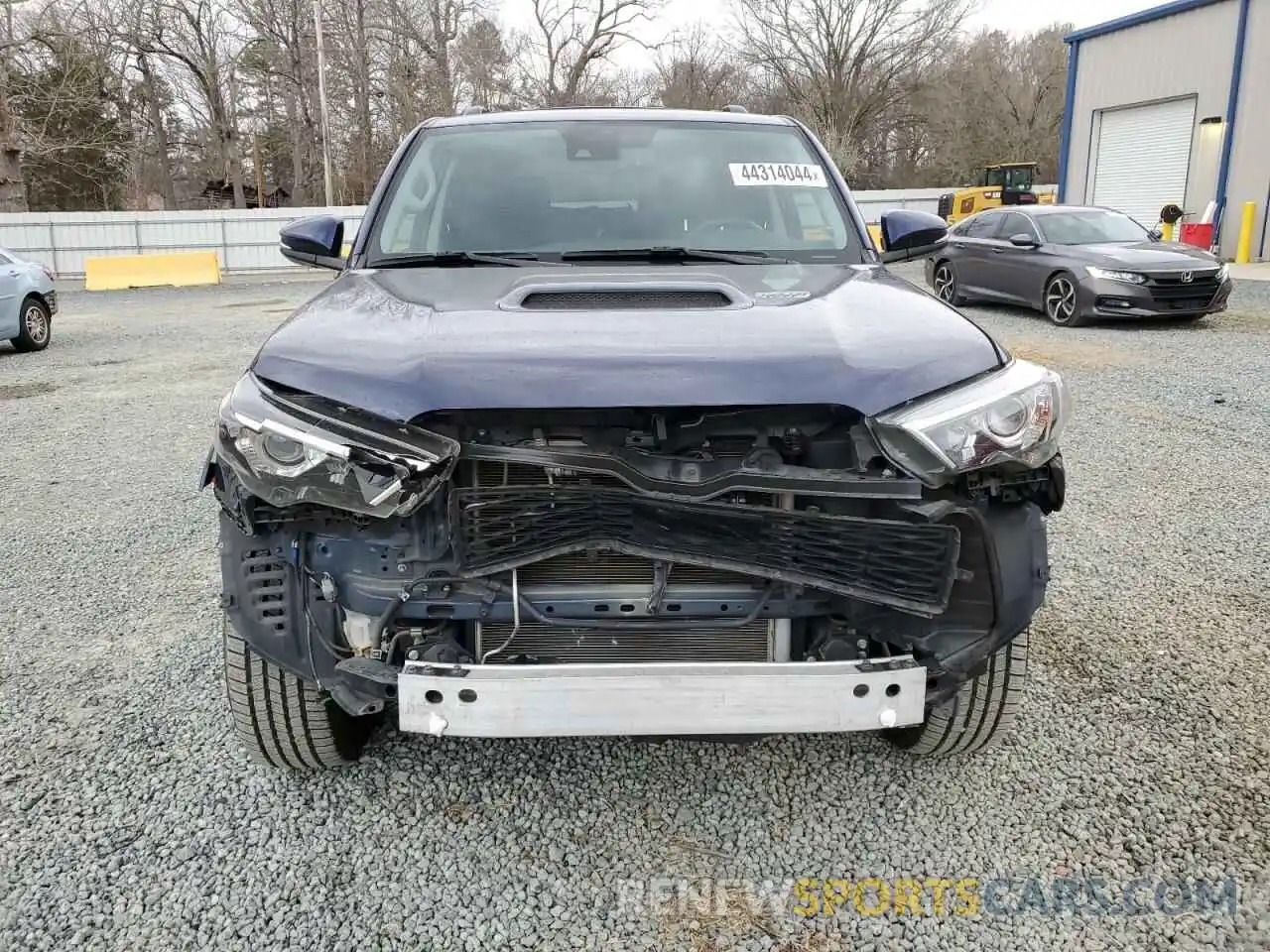 5 Photograph of a damaged car JTEBU5JR2L5832305 TOYOTA 4RUNNER 2020