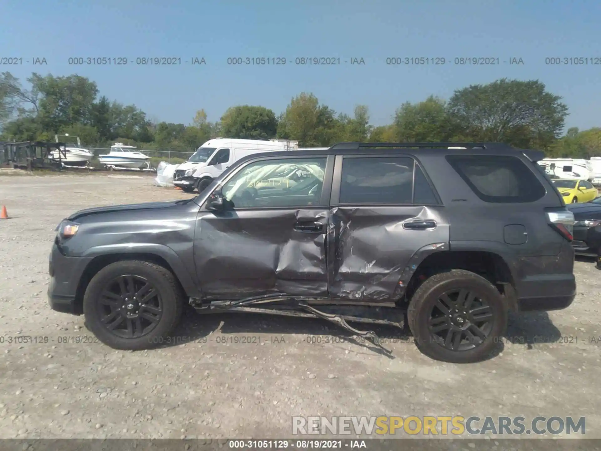 6 Photograph of a damaged car JTEBU5JR3L5738255 TOYOTA 4RUNNER 2020