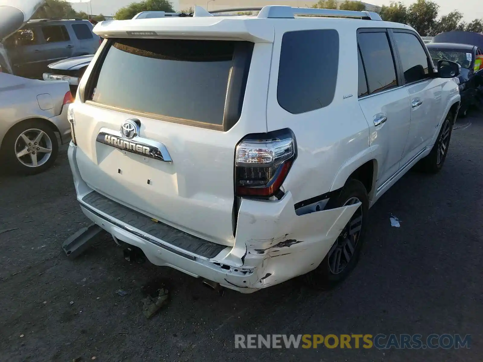 4 Photograph of a damaged car JTEBU5JR3L5739759 TOYOTA 4RUNNER 2020