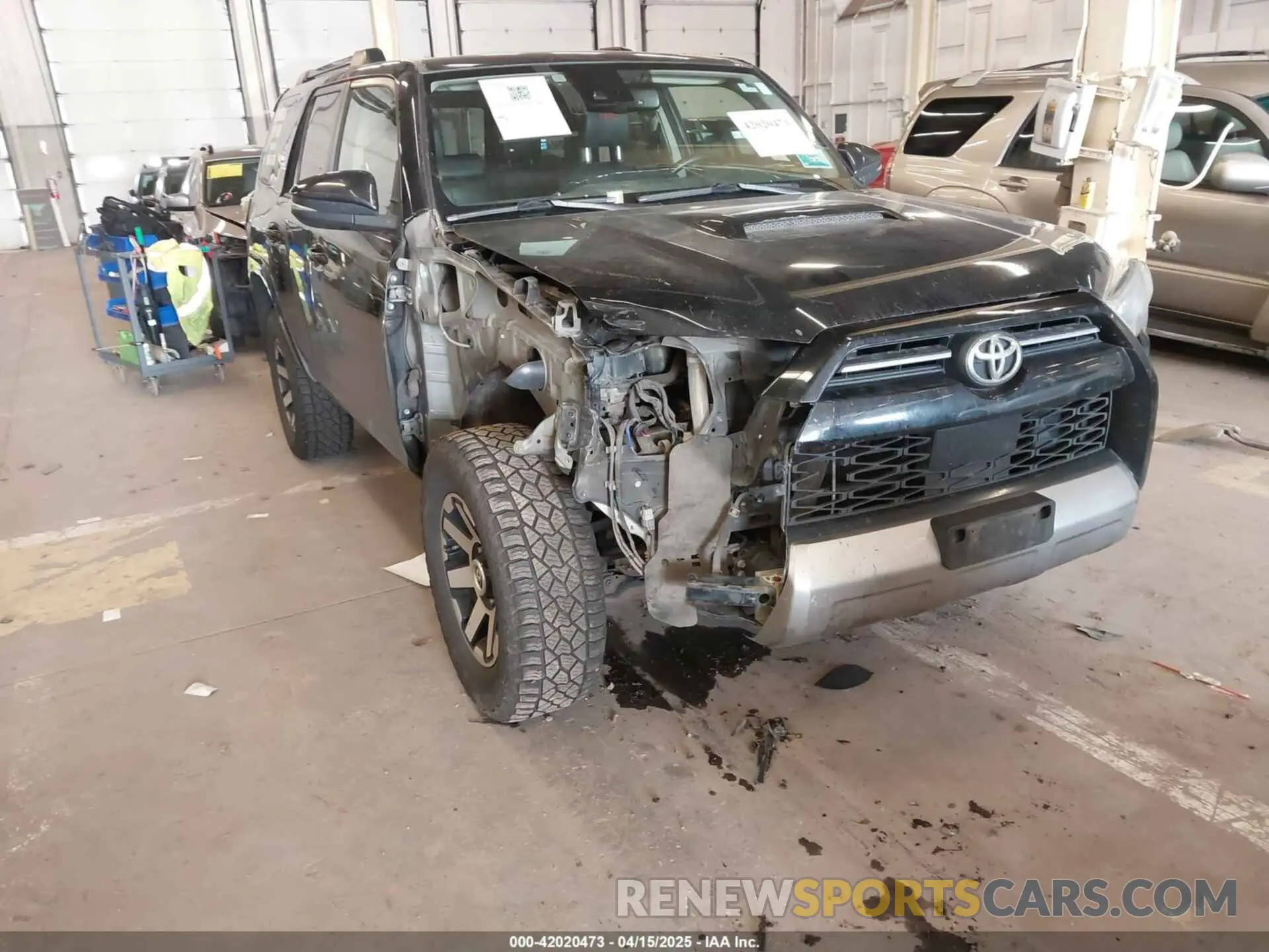 21 Photograph of a damaged car JTEBU5JR3L5768050 TOYOTA 4RUNNER 2020