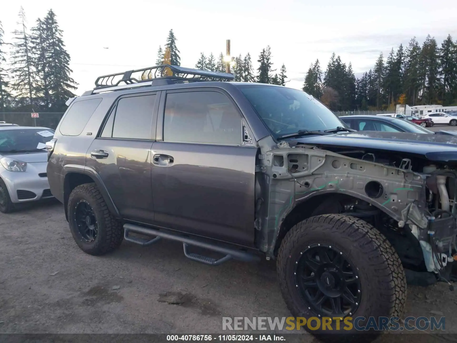 13 Photograph of a damaged car JTEBU5JR3L5775130 TOYOTA 4RUNNER 2020
