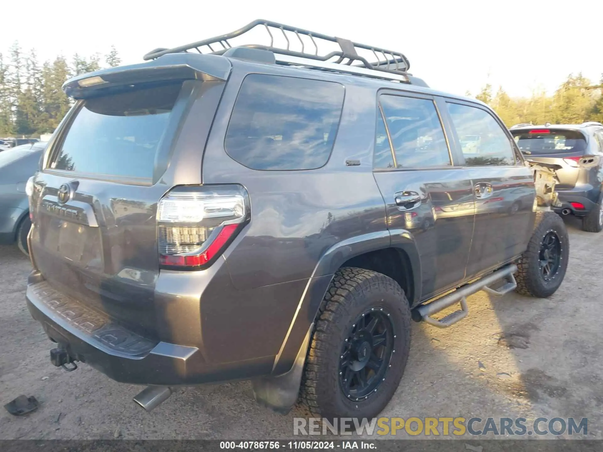 4 Photograph of a damaged car JTEBU5JR3L5775130 TOYOTA 4RUNNER 2020