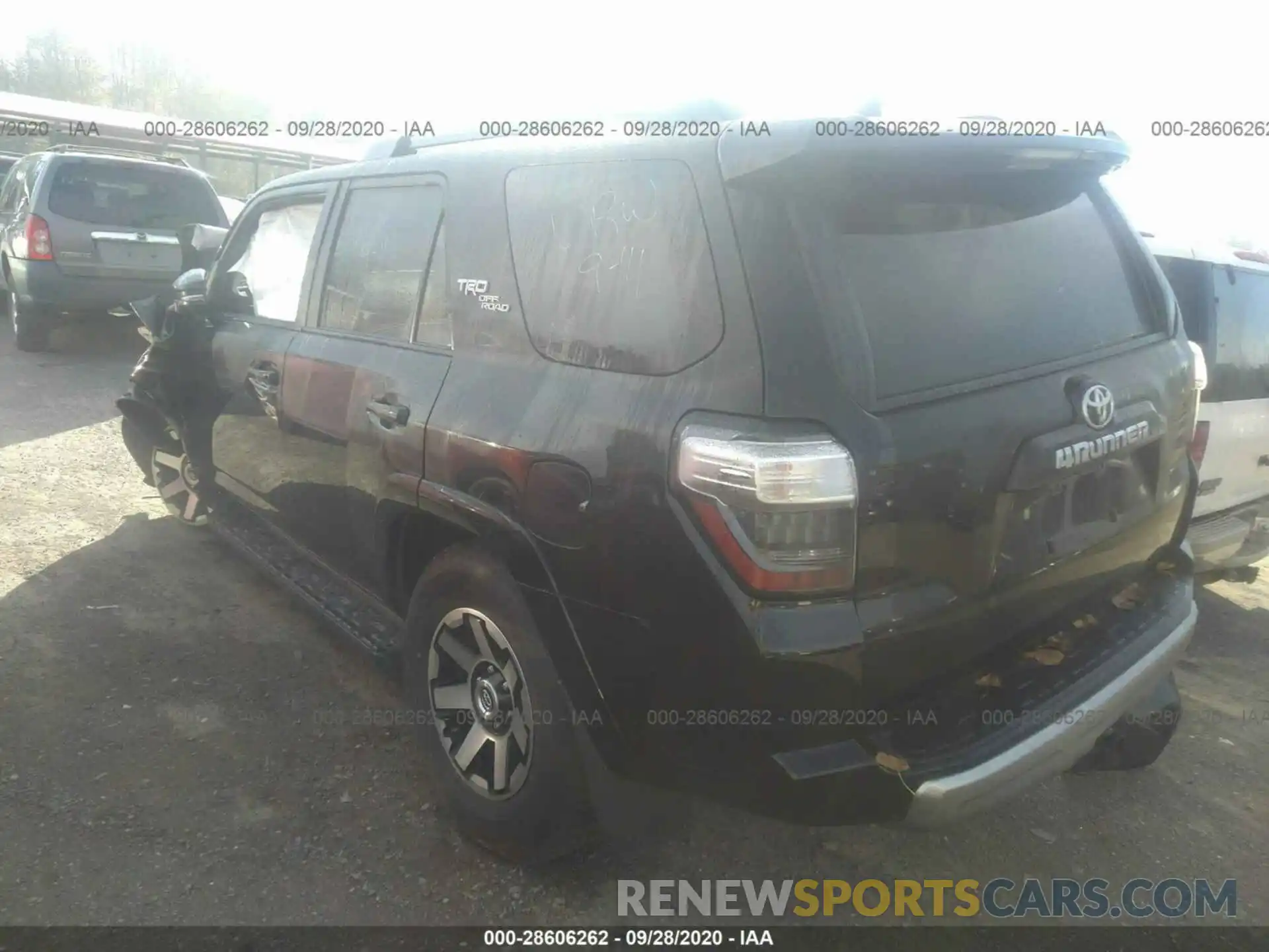 3 Photograph of a damaged car JTEBU5JR3L5777864 TOYOTA 4RUNNER 2020