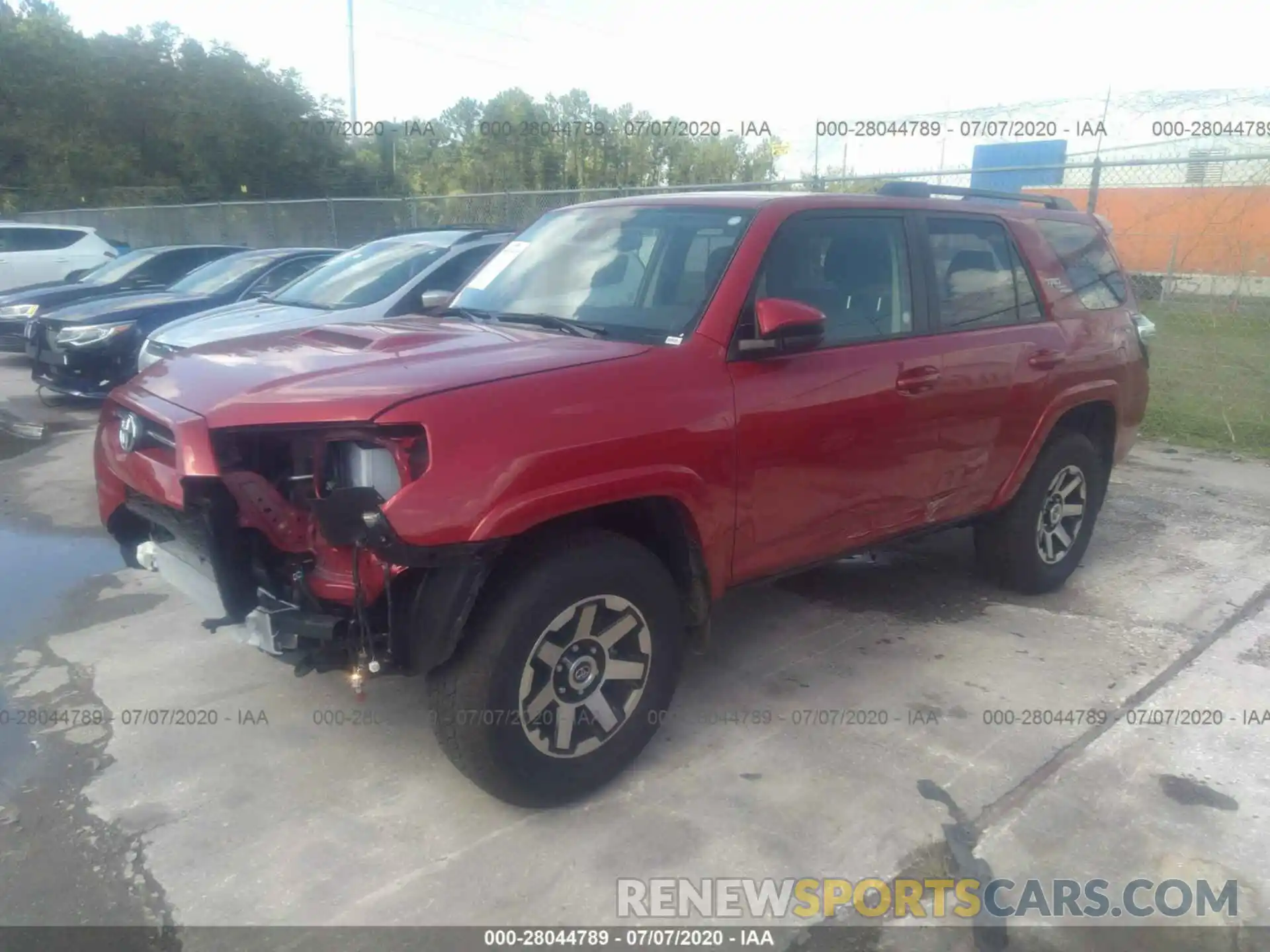 2 Photograph of a damaged car JTEBU5JR3L5783048 TOYOTA 4RUNNER 2020