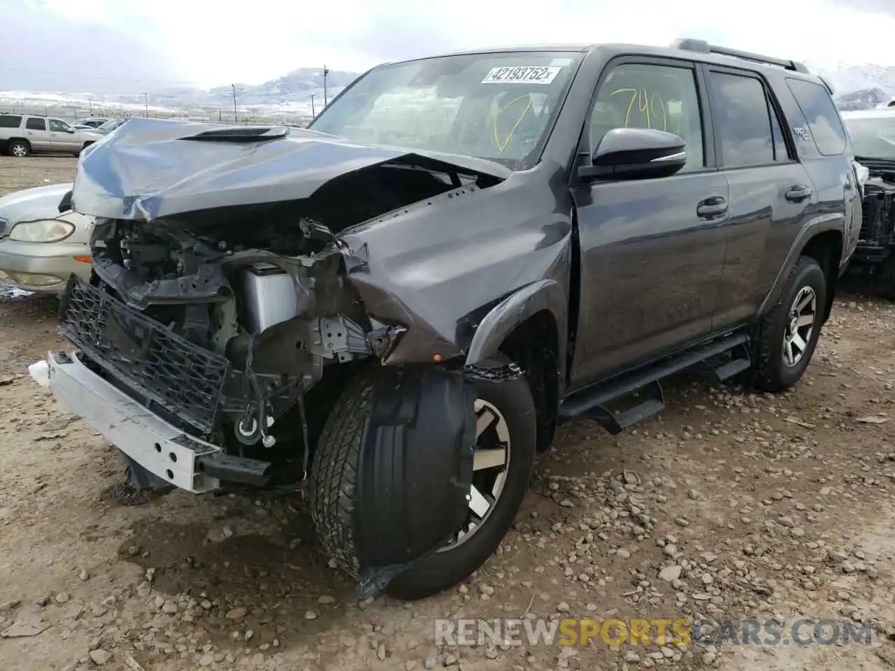 2 Photograph of a damaged car JTEBU5JR3L5789934 TOYOTA 4RUNNER 2020