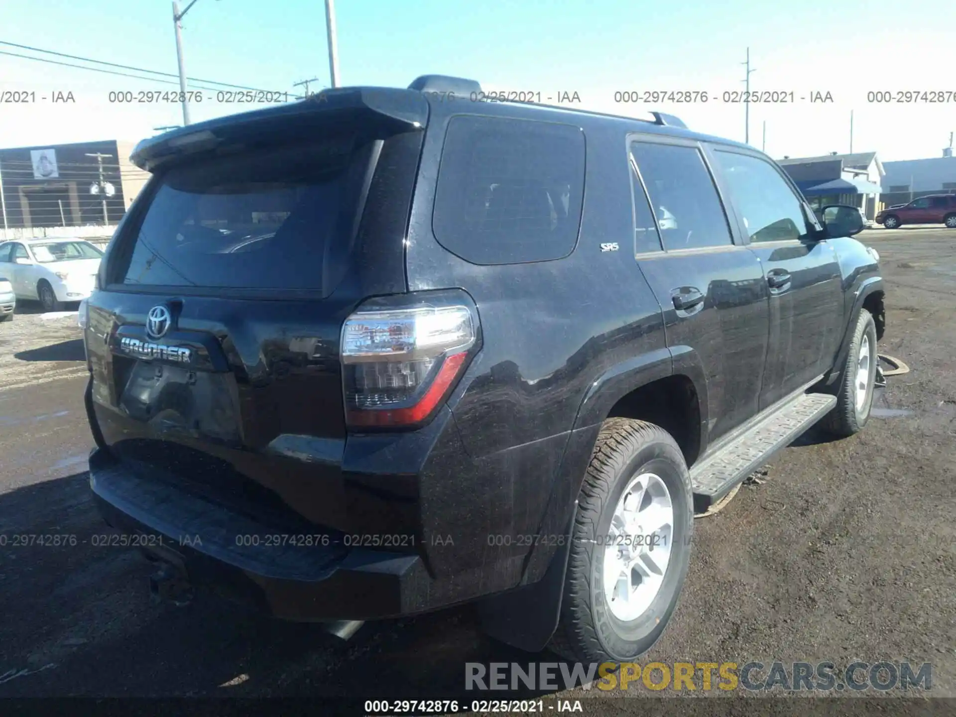 4 Photograph of a damaged car JTEBU5JR3L5796463 TOYOTA 4RUNNER 2020