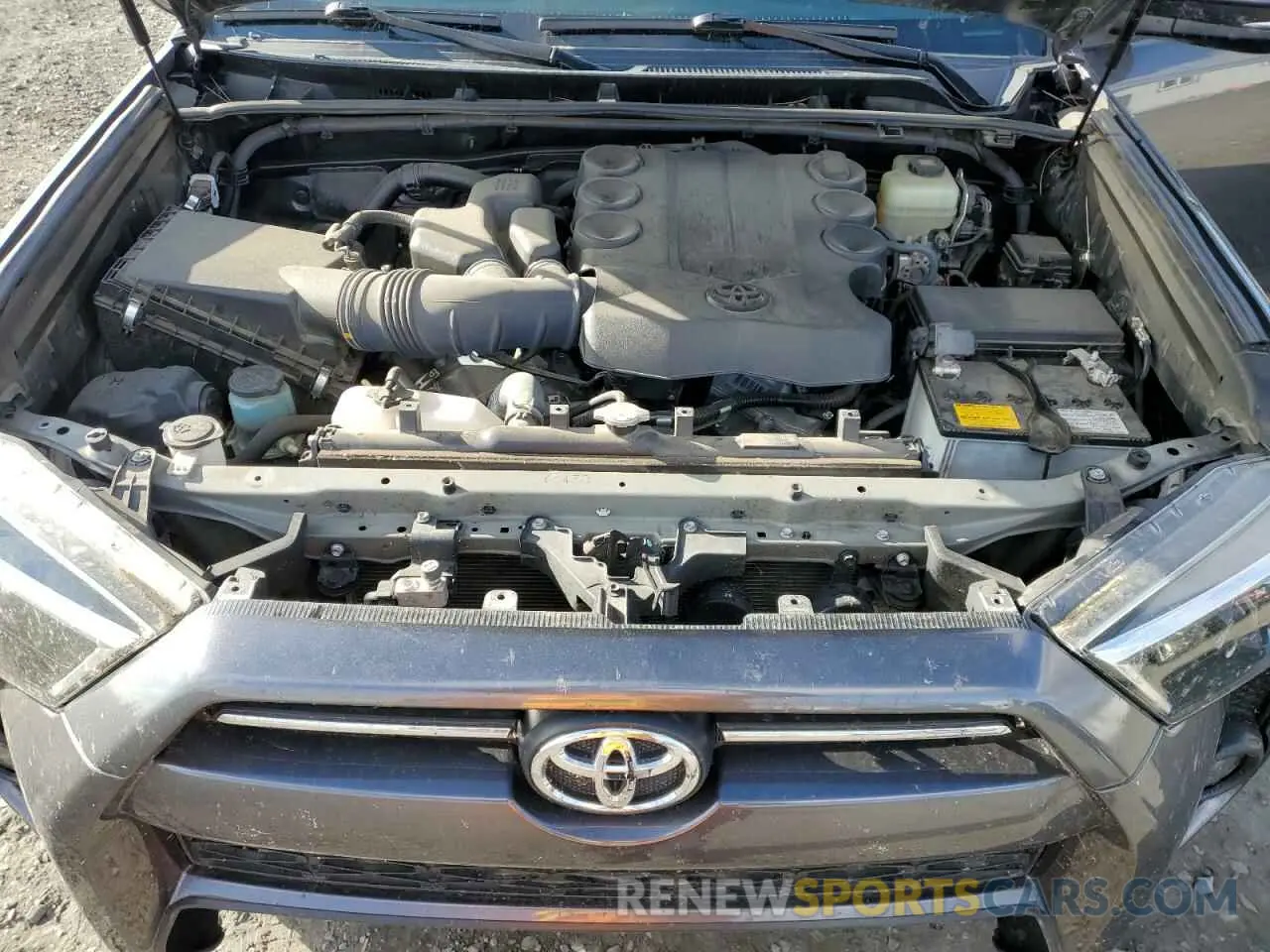 12 Photograph of a damaged car JTEBU5JR3L5798455 TOYOTA 4RUNNER 2020