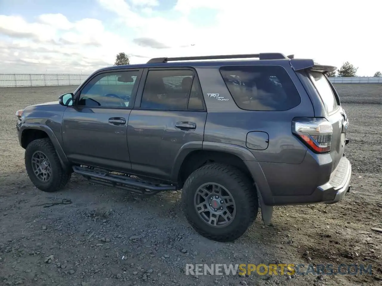 2 Photograph of a damaged car JTEBU5JR3L5798455 TOYOTA 4RUNNER 2020