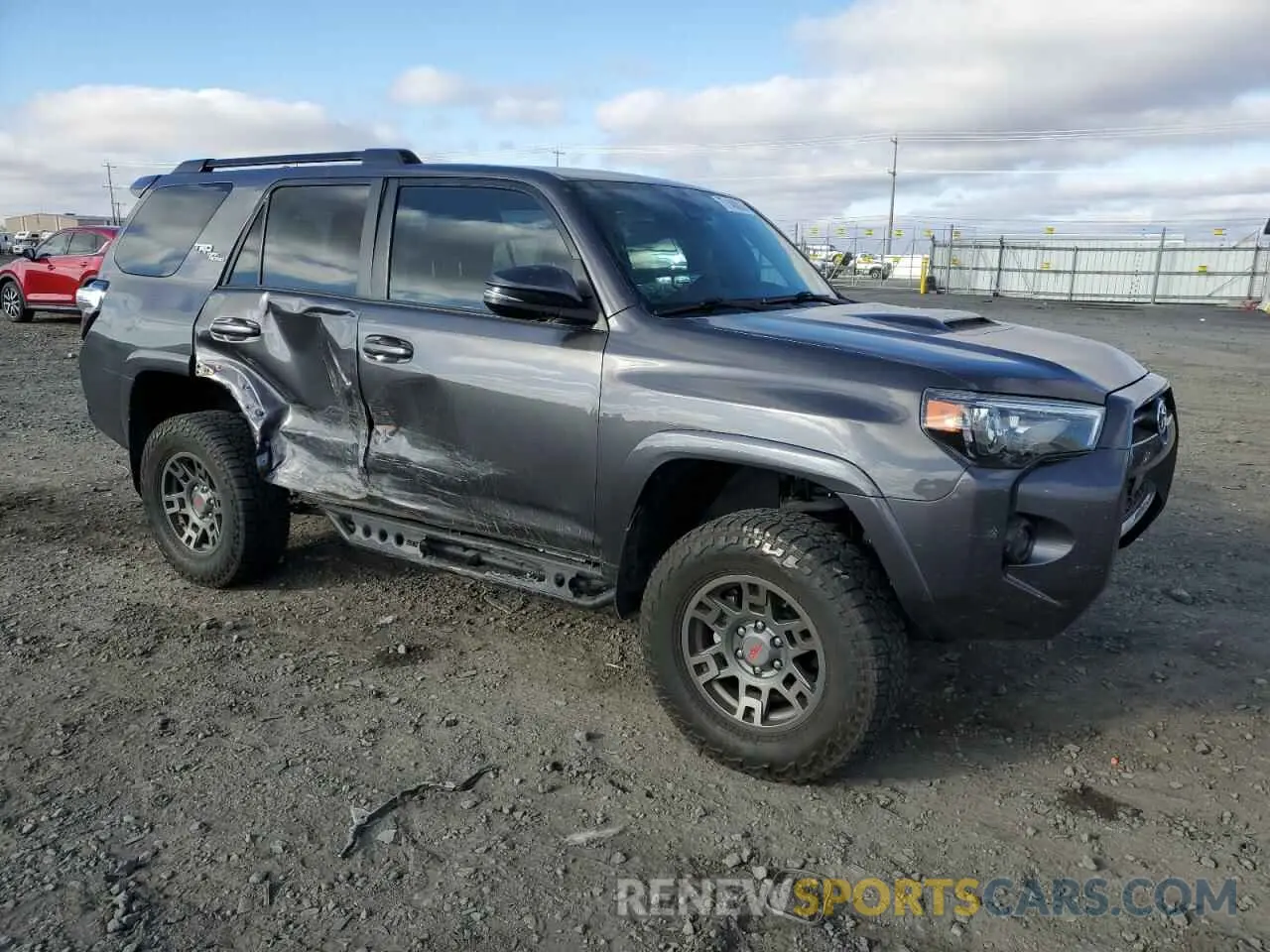4 Photograph of a damaged car JTEBU5JR3L5798455 TOYOTA 4RUNNER 2020