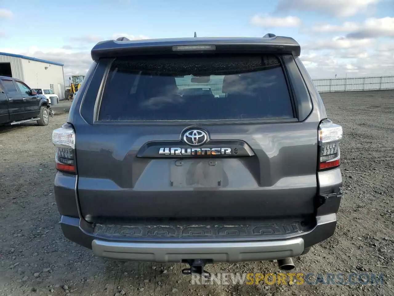 6 Photograph of a damaged car JTEBU5JR3L5798455 TOYOTA 4RUNNER 2020