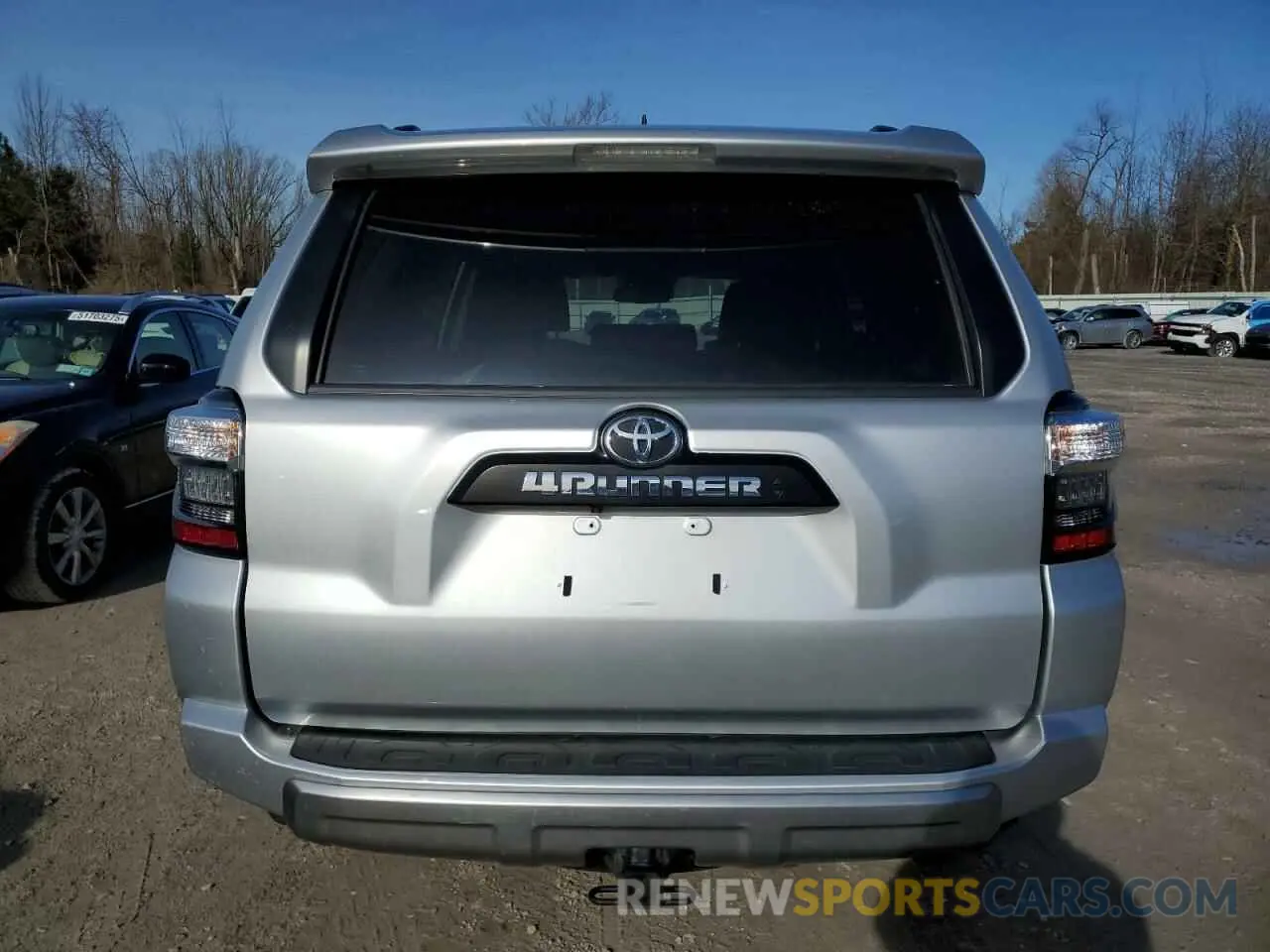 6 Photograph of a damaged car JTEBU5JR3L5805114 TOYOTA 4RUNNER 2020