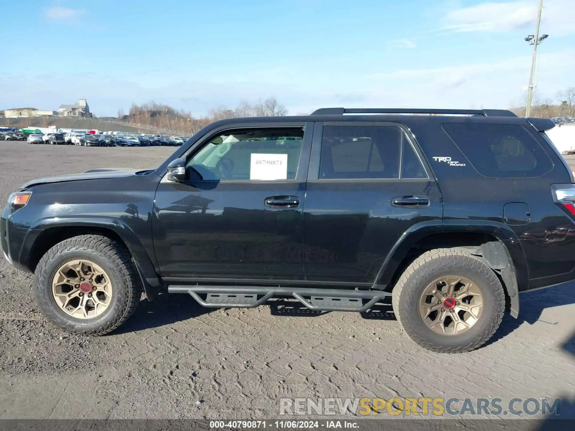 14 Photograph of a damaged car JTEBU5JR3L5808711 TOYOTA 4RUNNER 2020