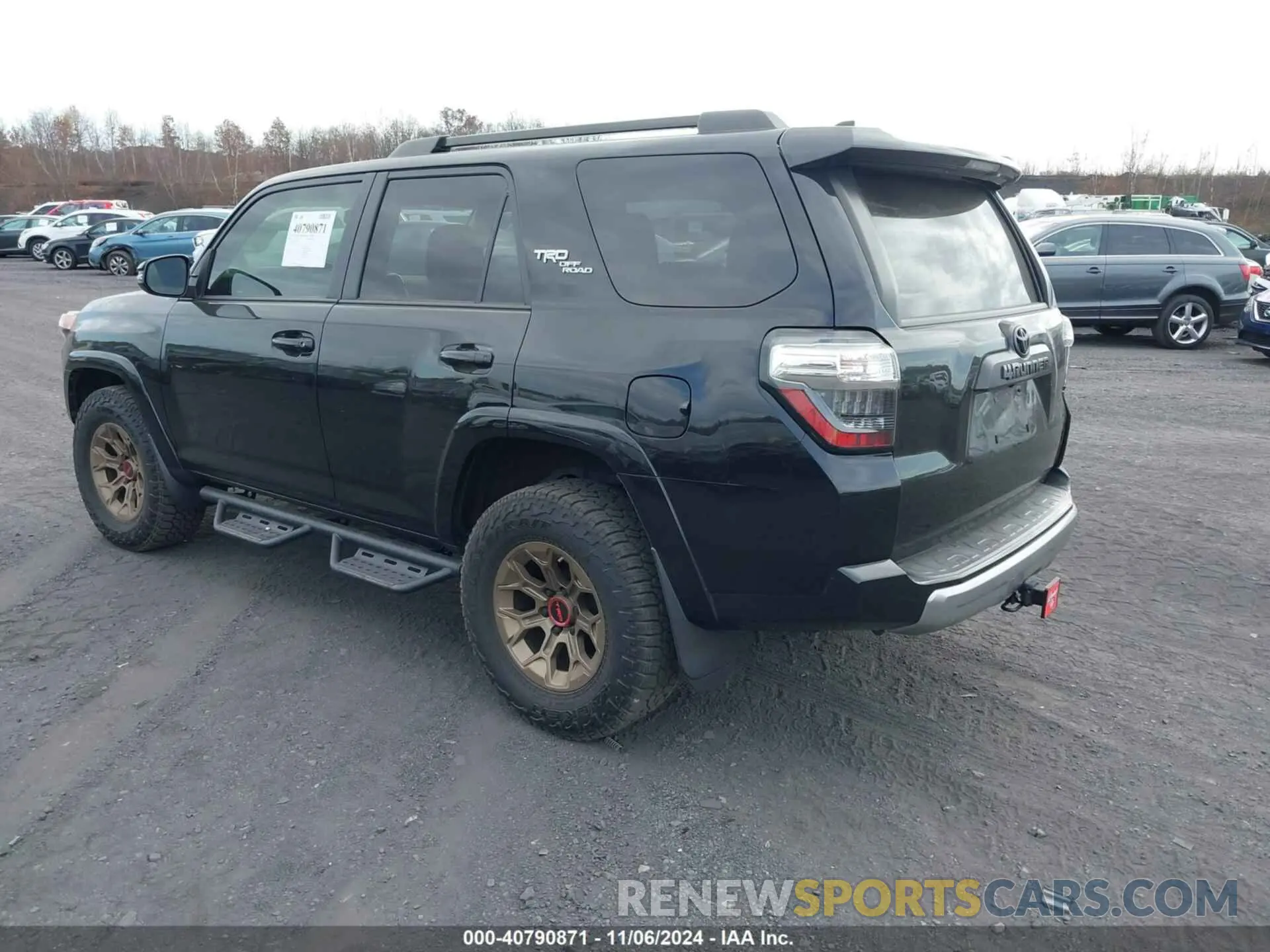 3 Photograph of a damaged car JTEBU5JR3L5808711 TOYOTA 4RUNNER 2020