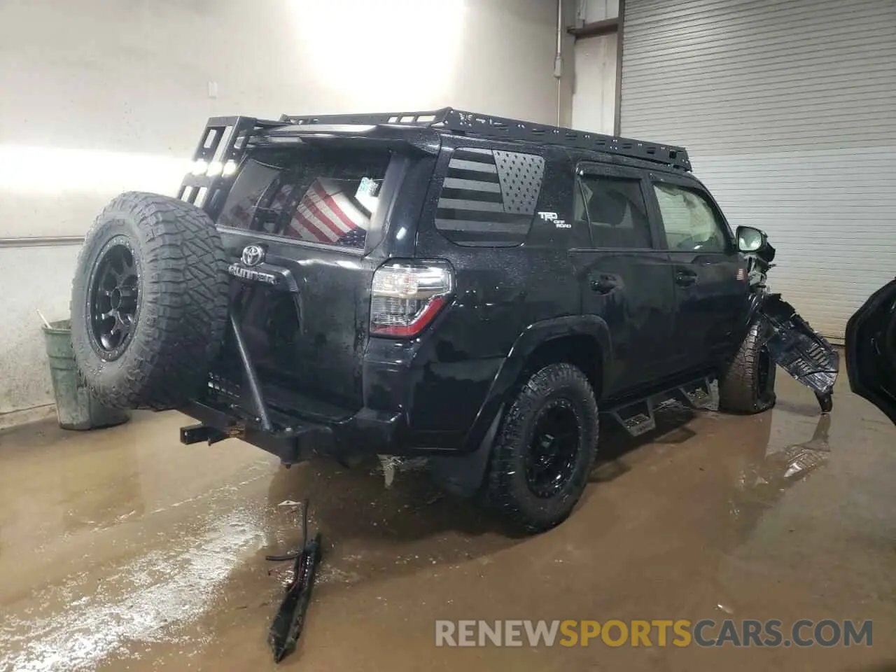 3 Photograph of a damaged car JTEBU5JR3L5815481 TOYOTA 4RUNNER 2020