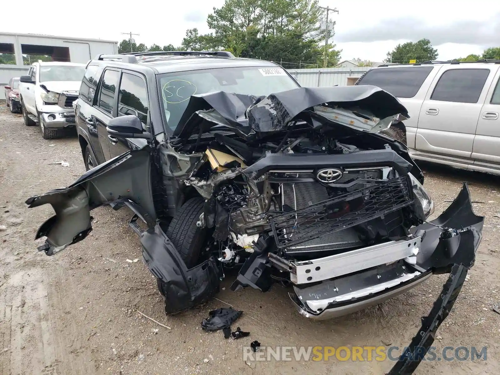 1 Photograph of a damaged car JTEBU5JR3L5828182 TOYOTA 4RUNNER 2020