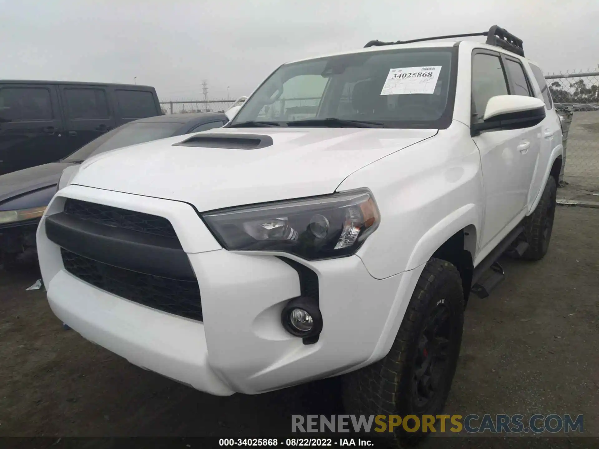 2 Photograph of a damaged car JTEBU5JR3L5829039 TOYOTA 4RUNNER 2020