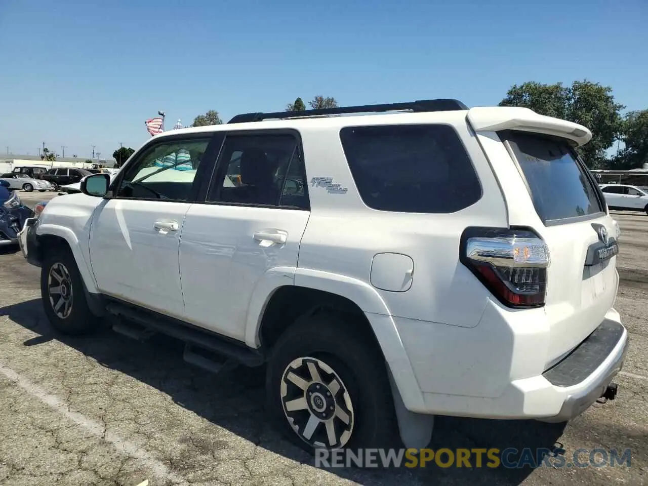 2 Photograph of a damaged car JTEBU5JR4L5738300 TOYOTA 4RUNNER 2020