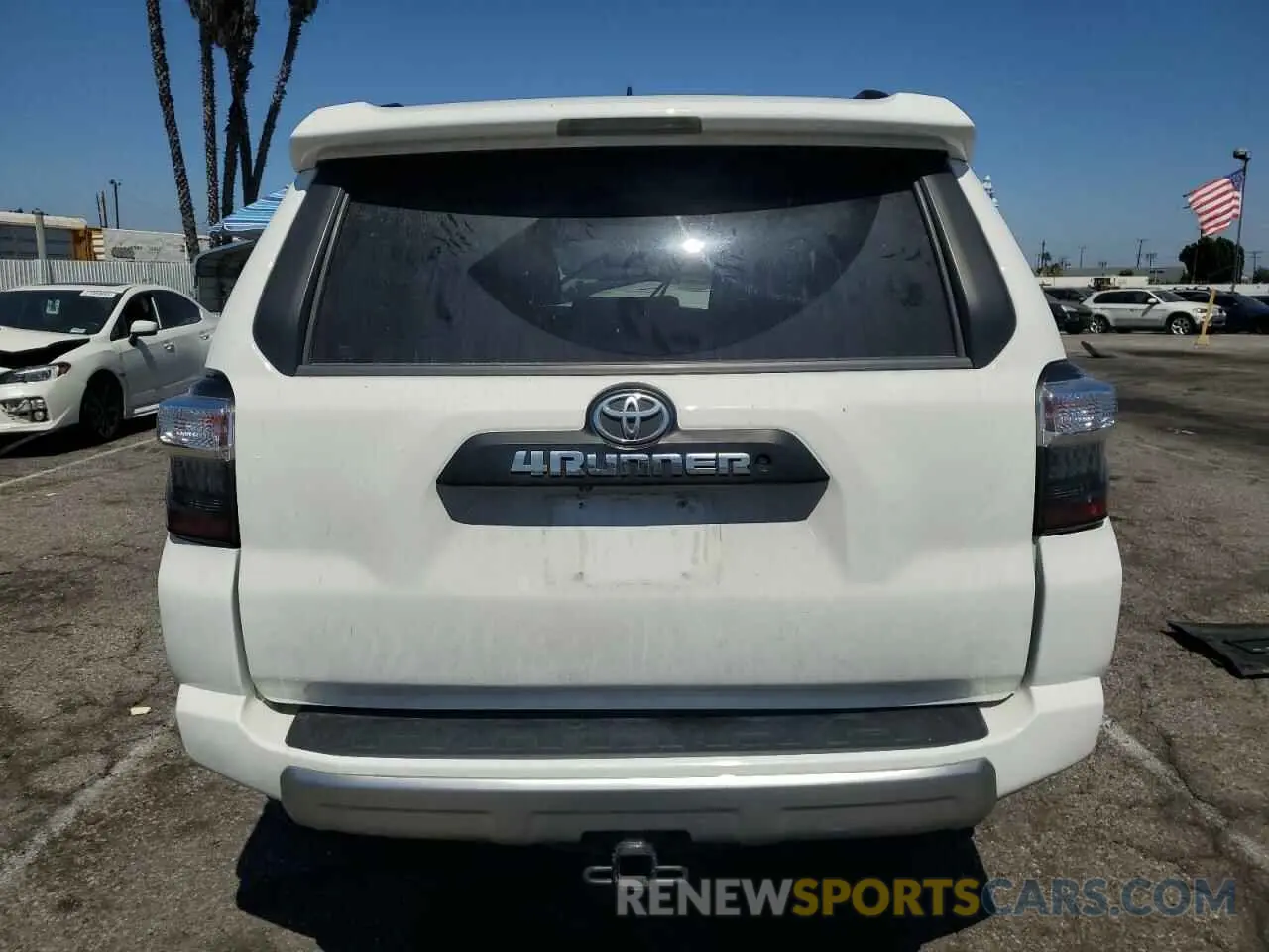 6 Photograph of a damaged car JTEBU5JR4L5738300 TOYOTA 4RUNNER 2020