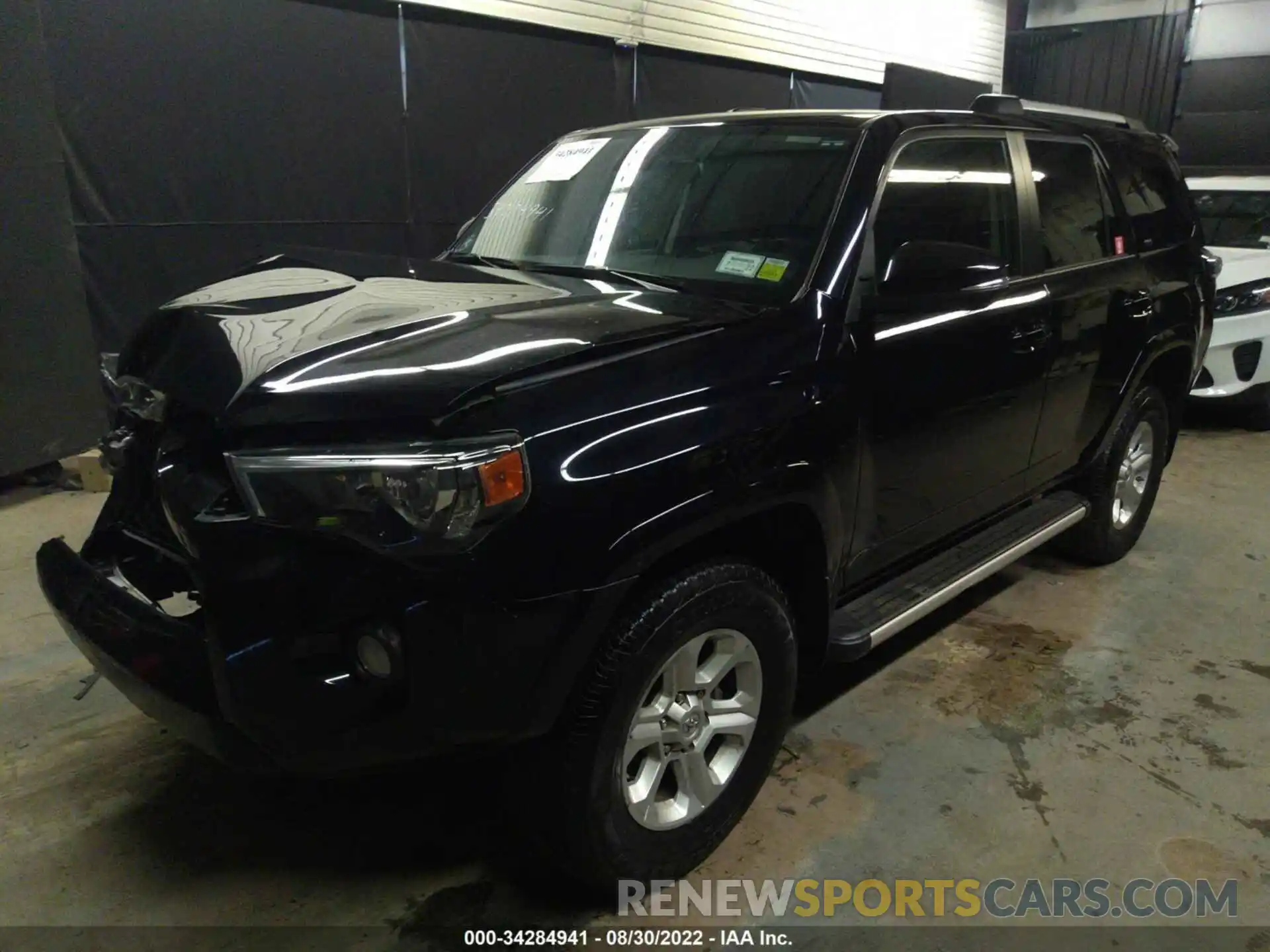 2 Photograph of a damaged car JTEBU5JR4L5746610 TOYOTA 4RUNNER 2020