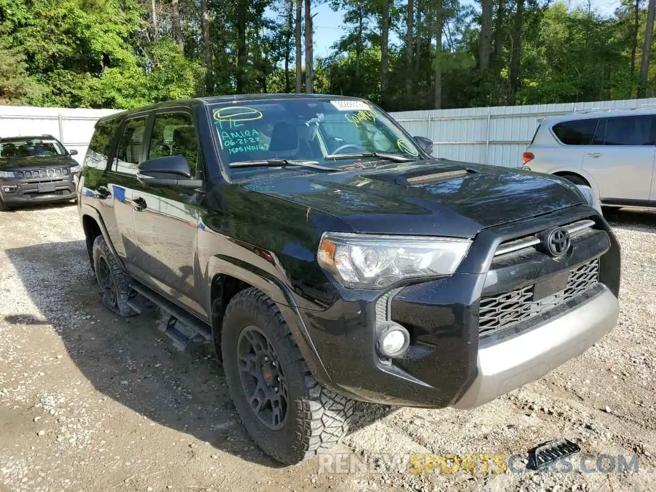 1 Photograph of a damaged car JTEBU5JR4L5751015 TOYOTA 4RUNNER 2020