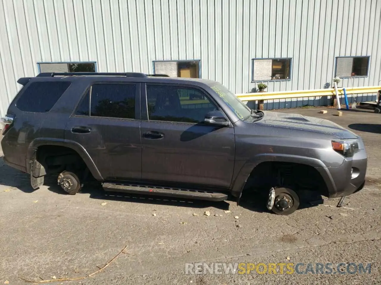 9 Photograph of a damaged car JTEBU5JR4L5755209 TOYOTA 4RUNNER 2020