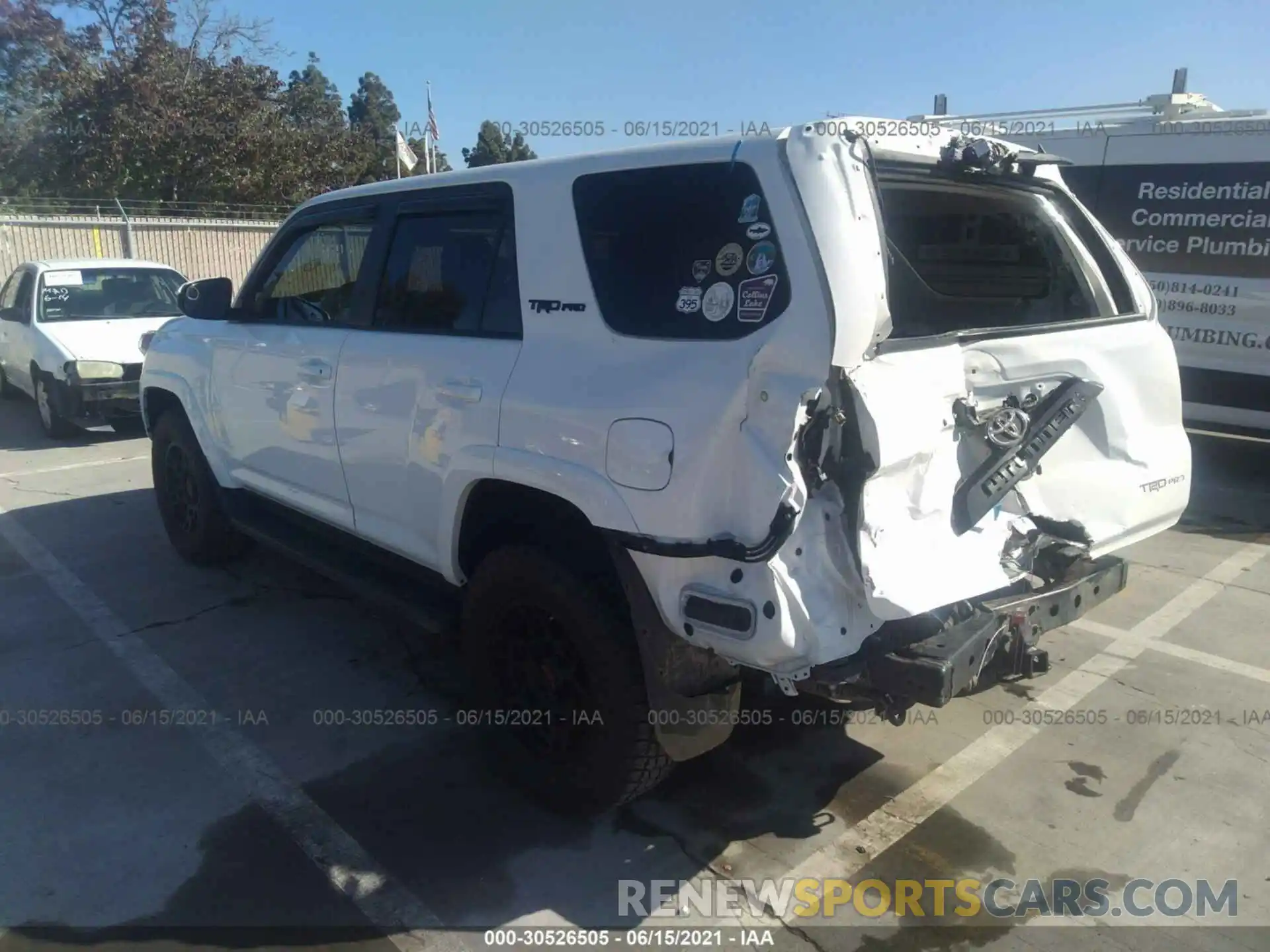 3 Photograph of a damaged car JTEBU5JR4L5755923 TOYOTA 4RUNNER 2020