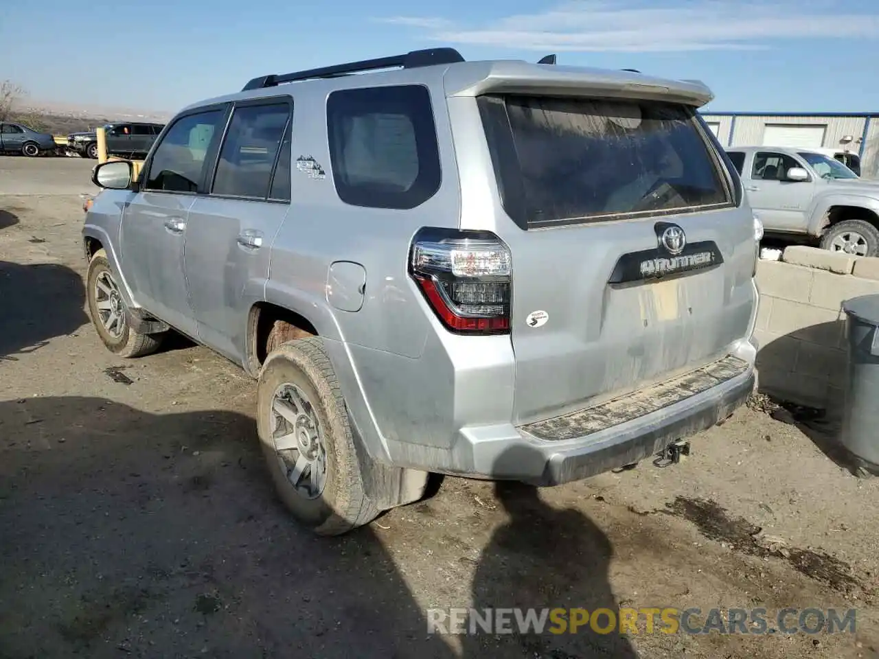 2 Photograph of a damaged car JTEBU5JR4L5769126 TOYOTA 4RUNNER 2020